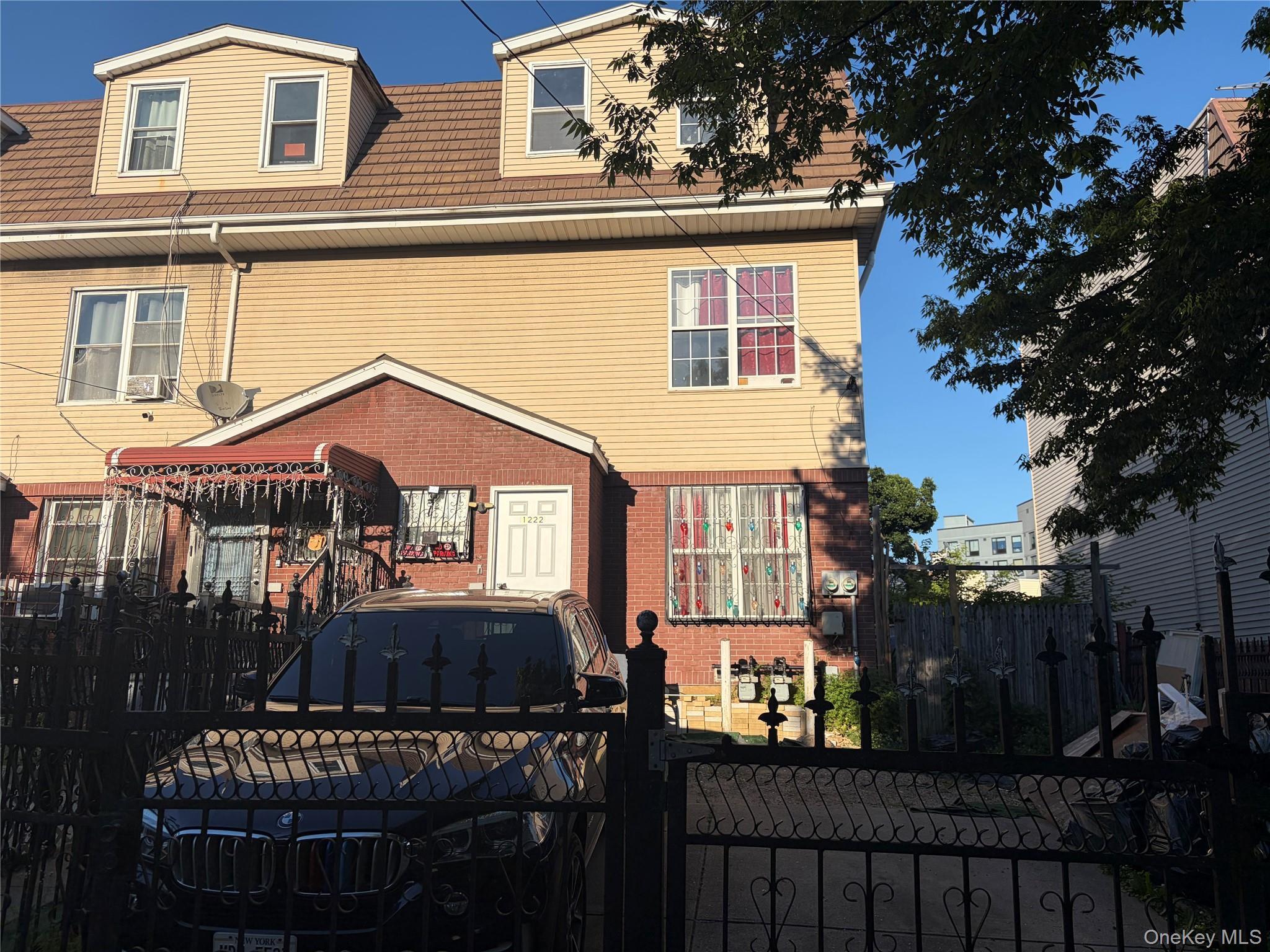 Single Family Vyse  Bronx, NY 10459, MLS-1010129-4