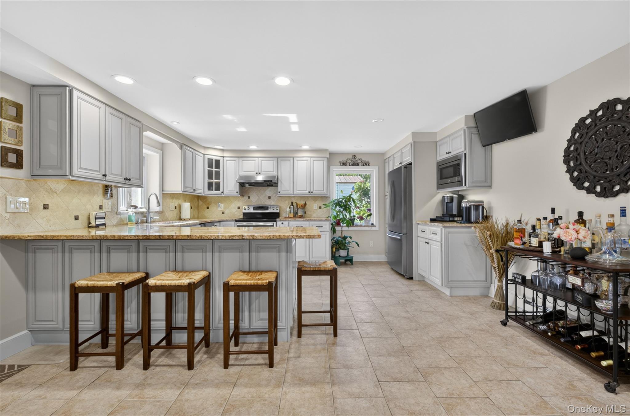 Single Family 5th Queens, NY 11356, MLS-1010141-9