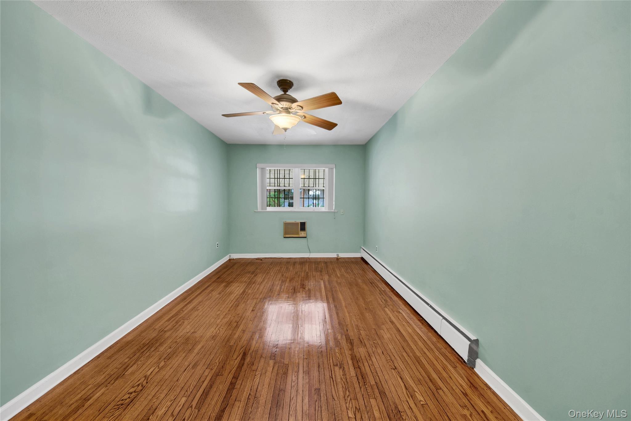 Single Family Turneur  Bronx, NY 10473, MLS-1010191-13