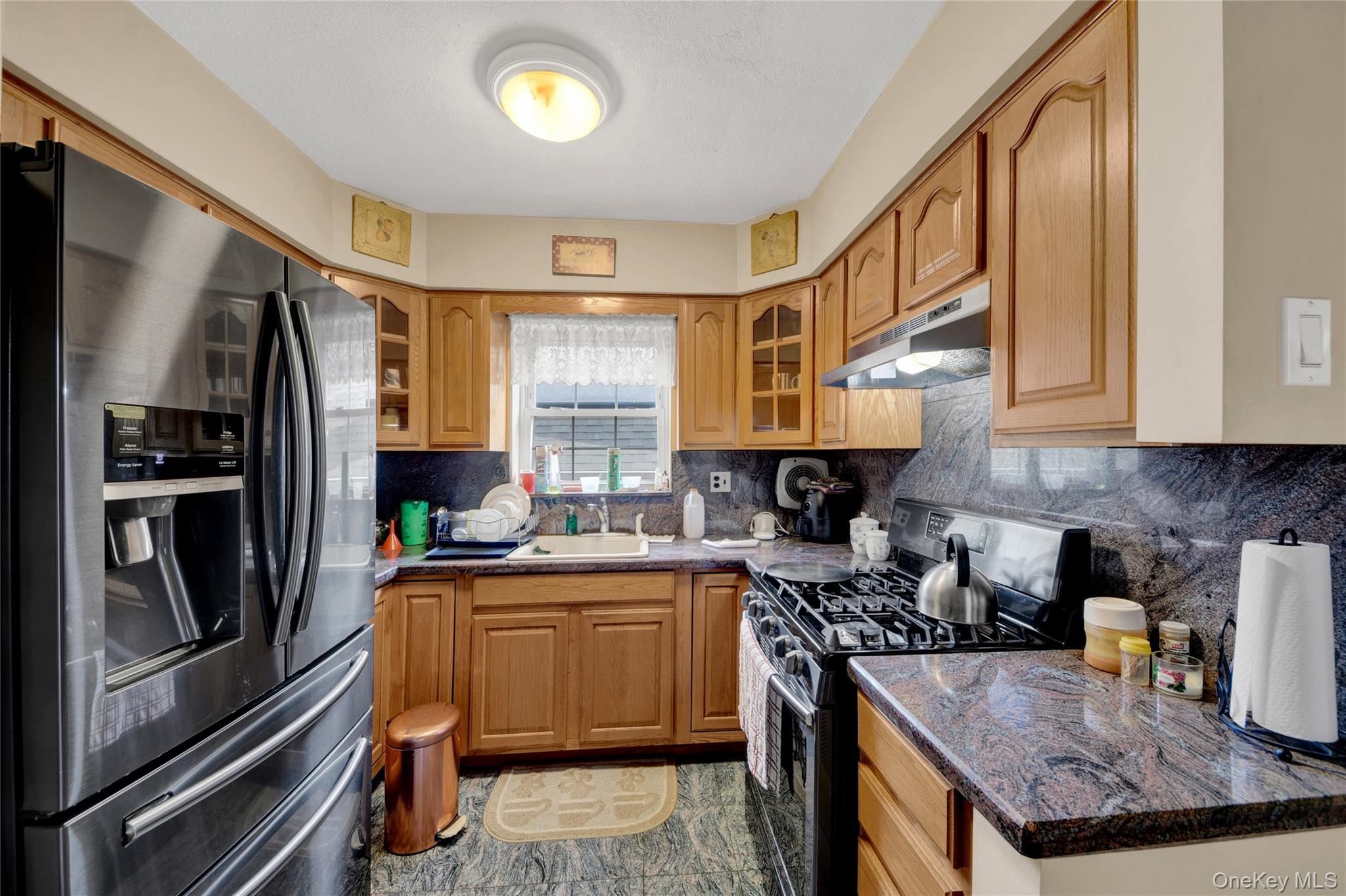 Single Family Turneur  Bronx, NY 10473, MLS-1010191-8