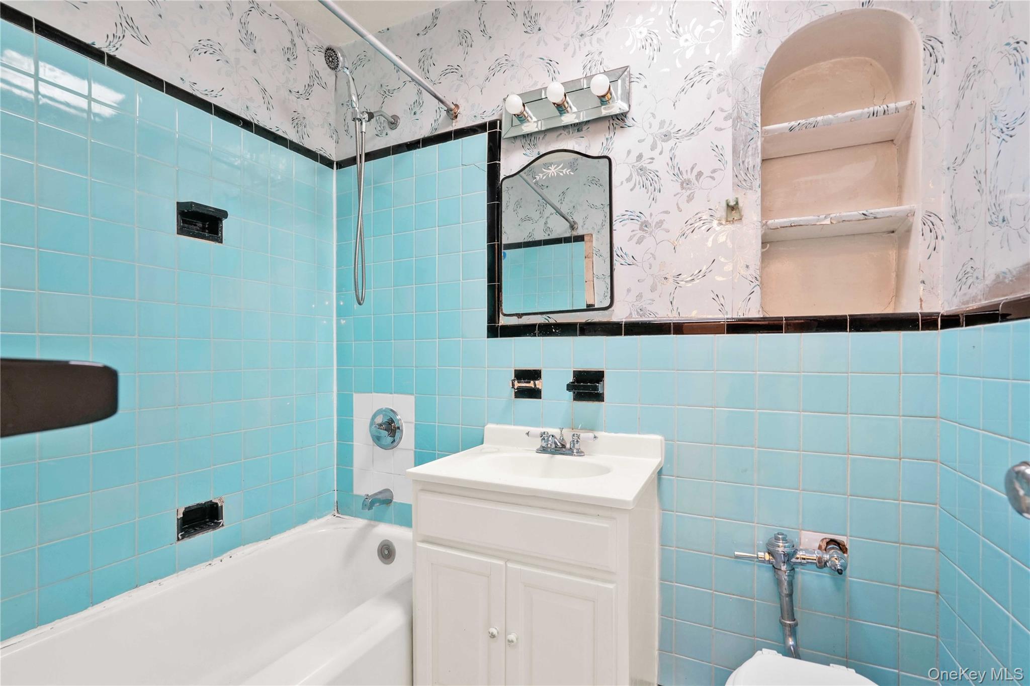Single Family Selfridge Street Queens, NY 11375, MLS-1010196-23
