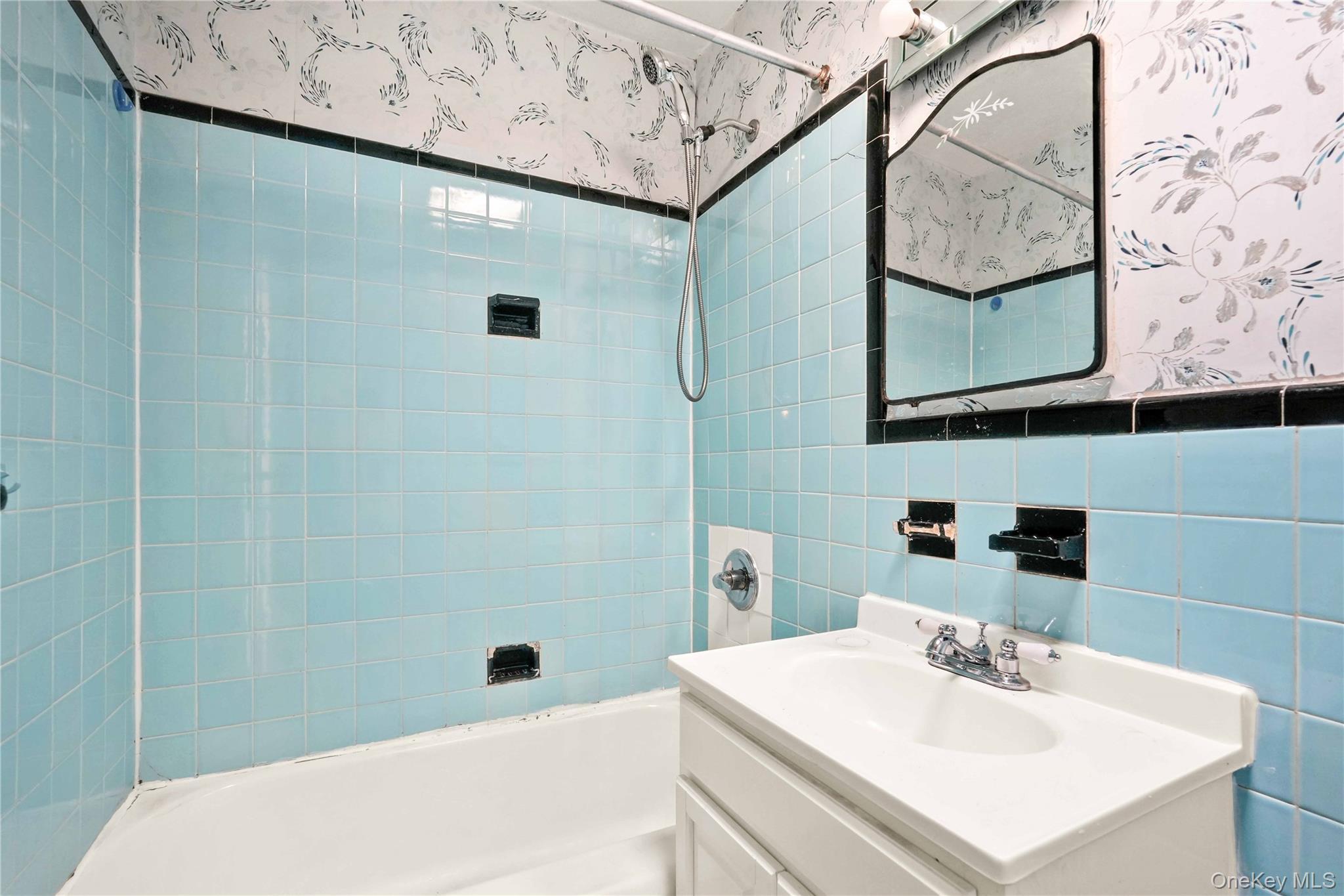 Single Family Selfridge Street Queens, NY 11375, MLS-1010196-24