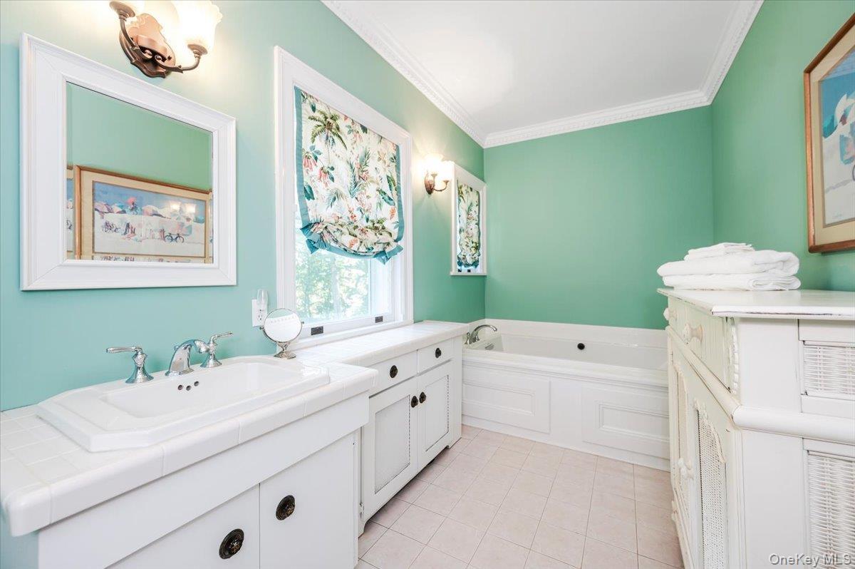 Single Family Asharoken Avenue  Suffolk County, NY 11768, MLS-1010249-14