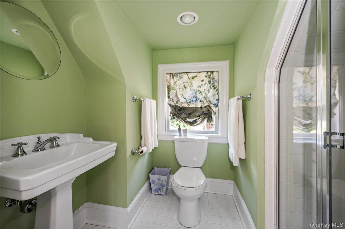 Single Family Asharoken Avenue  Suffolk County, NY 11768, MLS-1010249-24