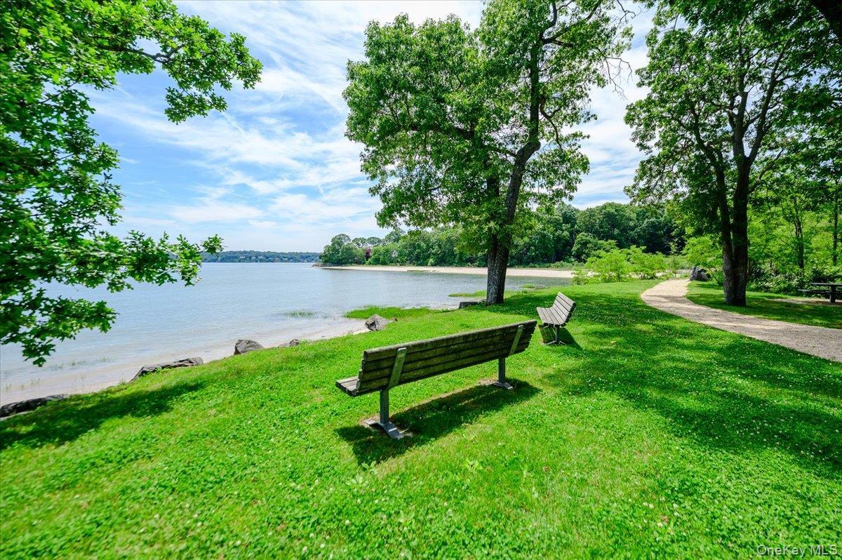 Single Family Asharoken Avenue  Suffolk County, NY 11768, MLS-1010249-34