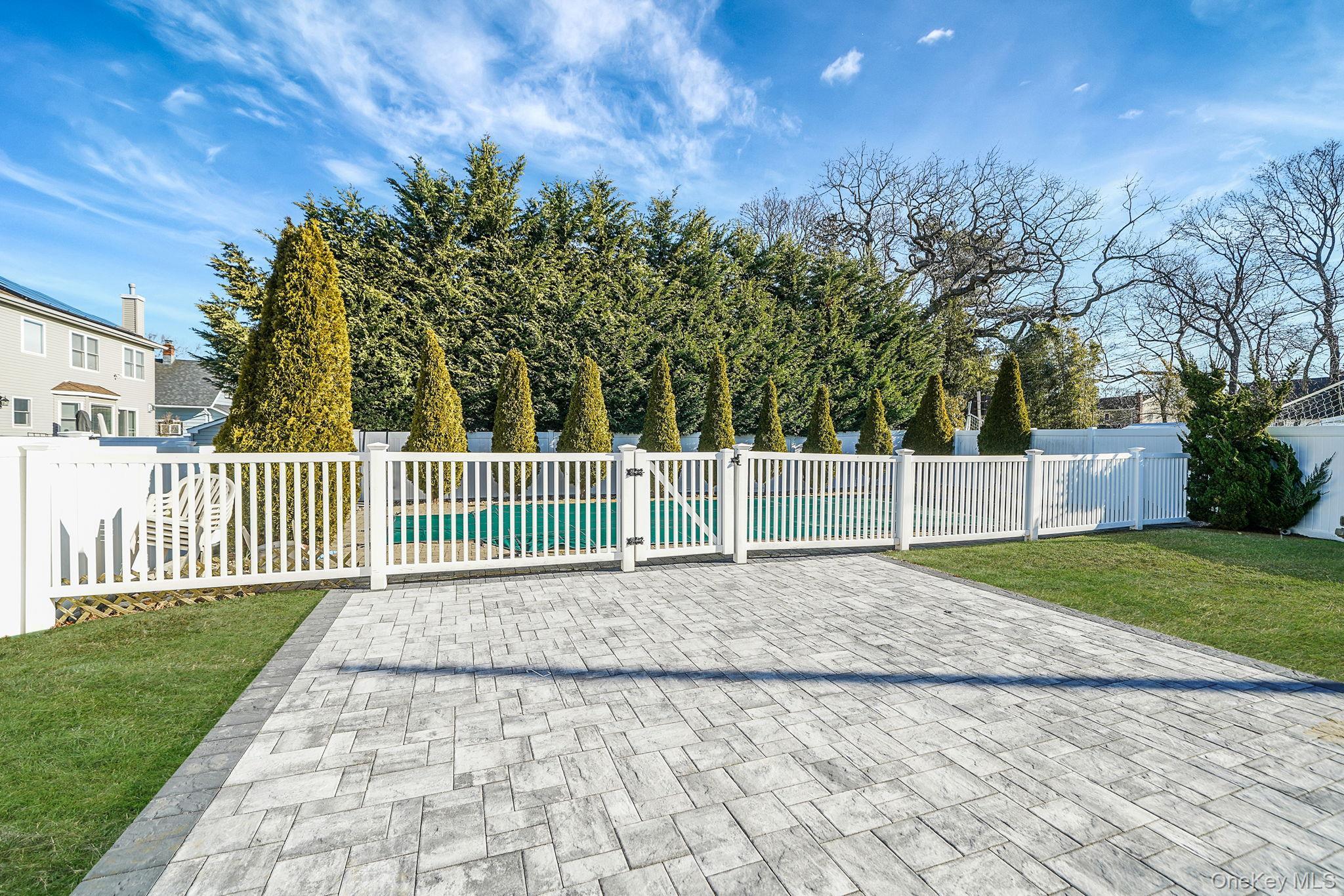 Single Family Babylon Turnpike  Nassau County, NY 11566, MLS-1010305-17