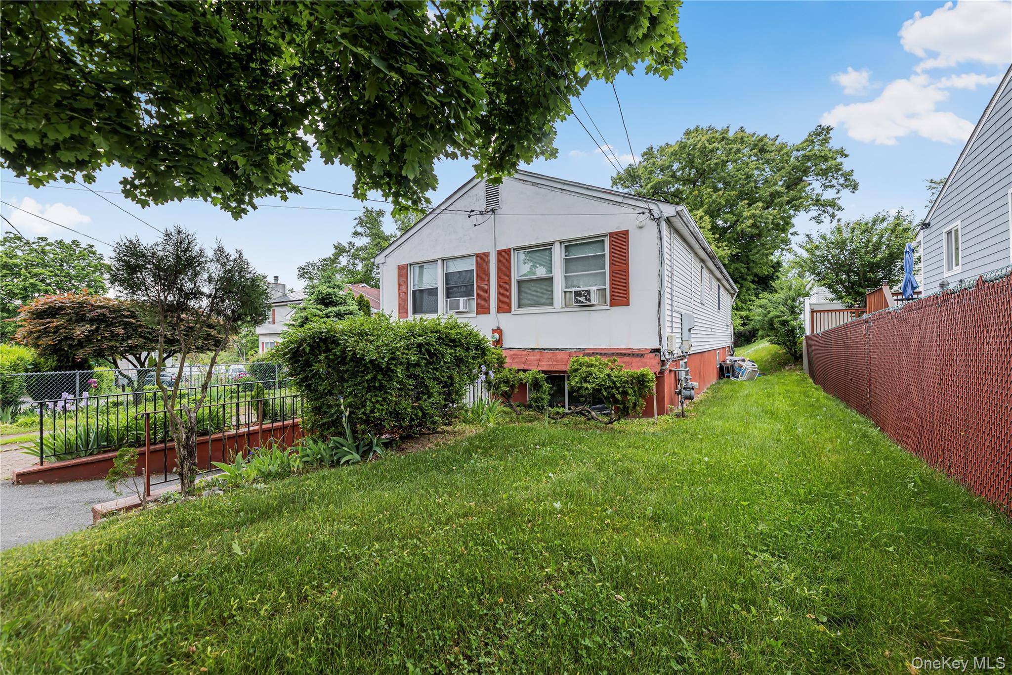 Single Family Riverdale Avenue  Westchester County, NY 10607, MLS-1010308-2