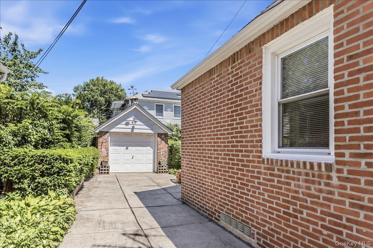 Single Family 83rd Queens, NY 11004, MLS-1010328-19