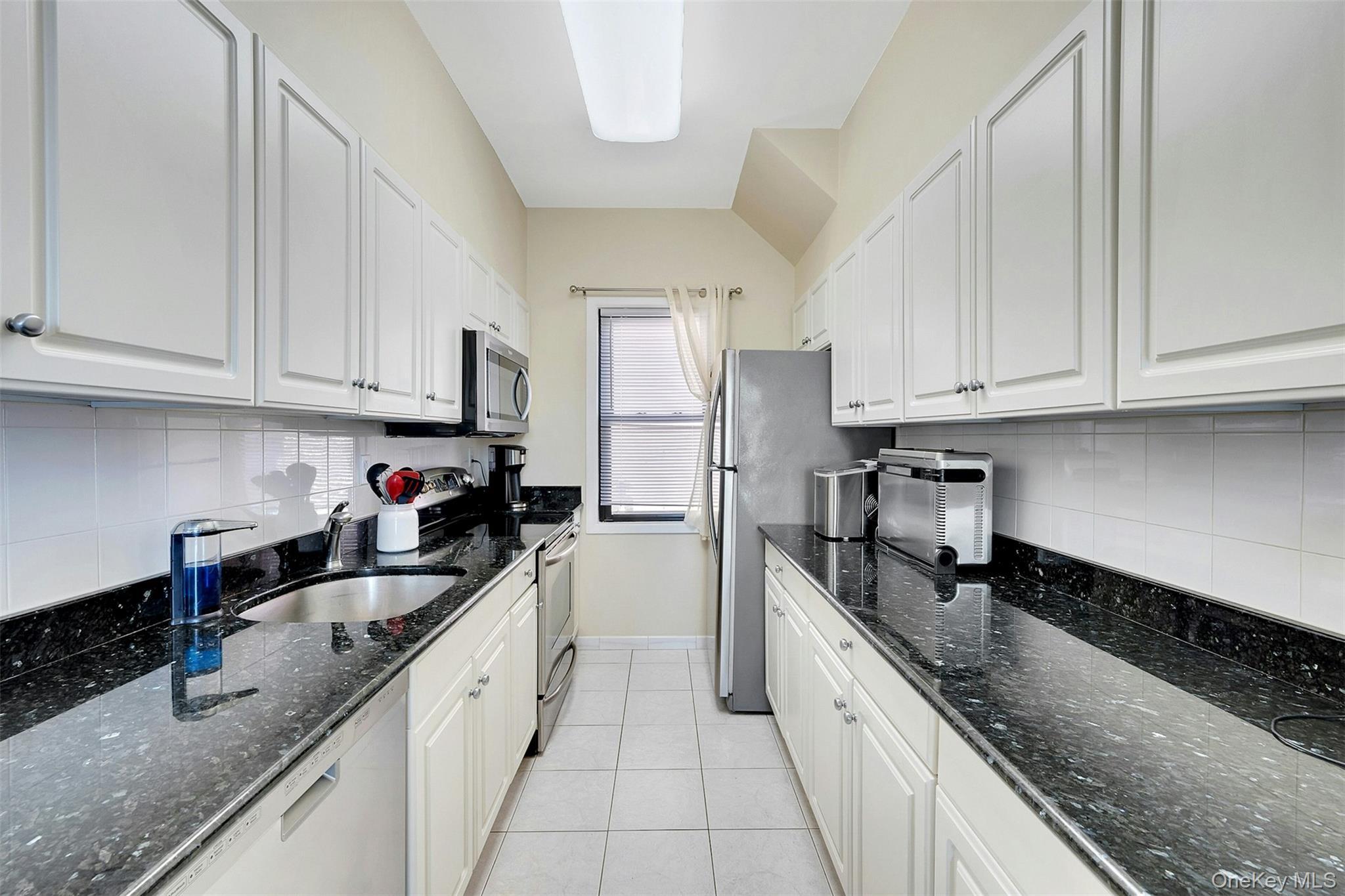 Single Family Dare Place Bronx, NY 10465, MLS-1010357-17