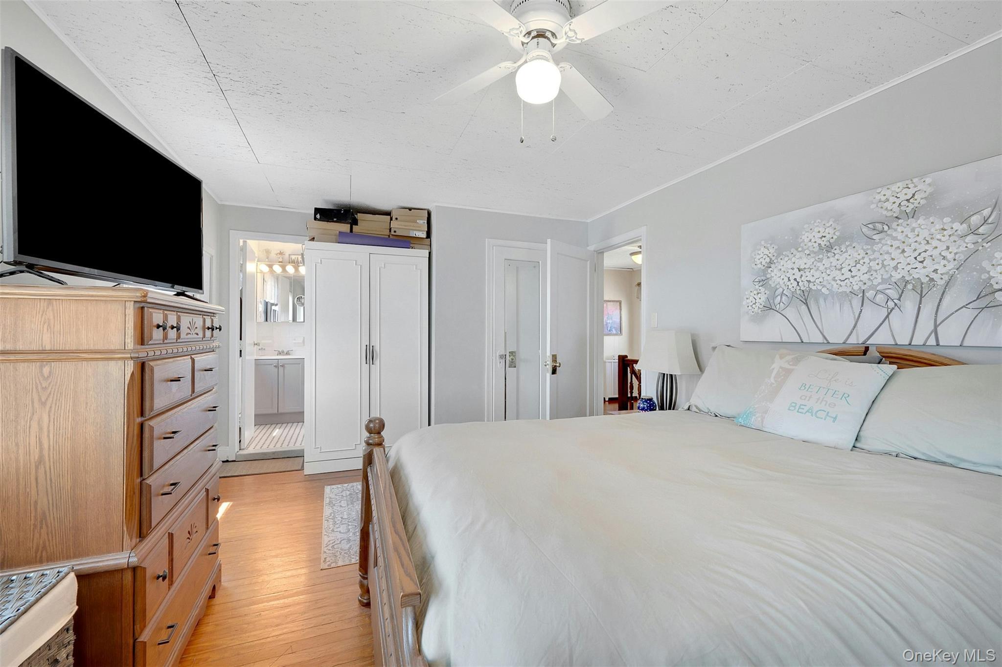 Single Family Dare Place Bronx, NY 10465, MLS-1010357-21