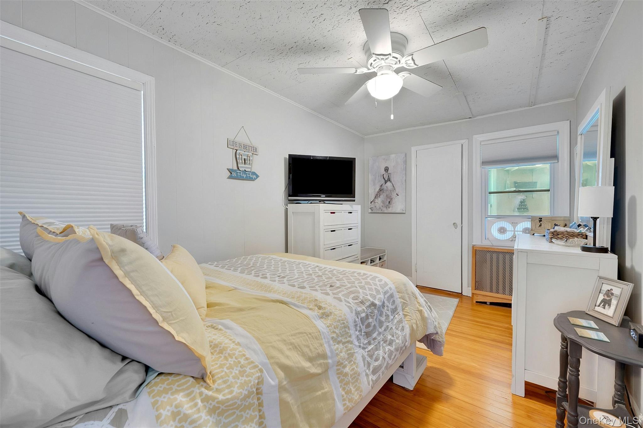 Single Family Dare Place Bronx, NY 10465, MLS-1010357-28