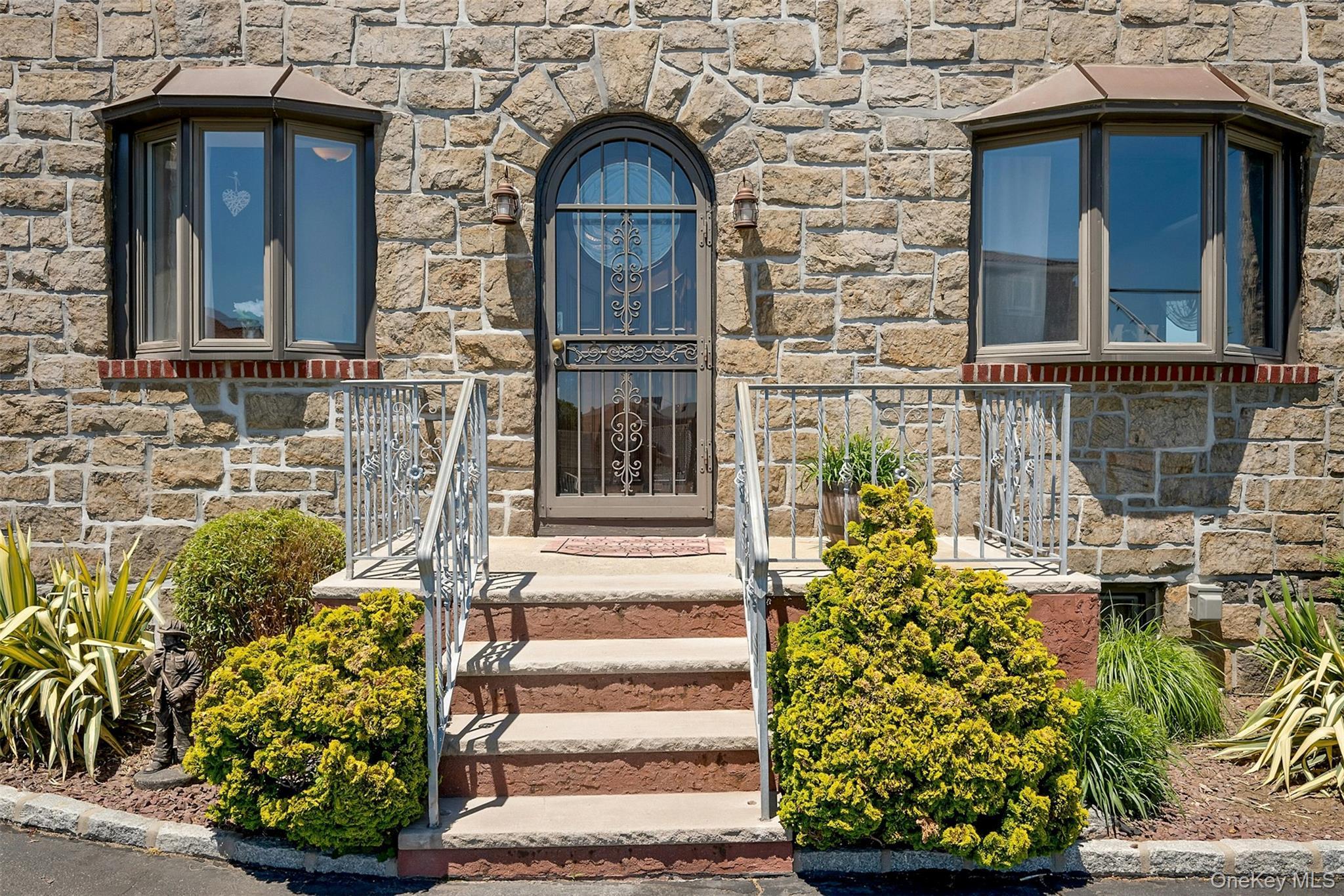 Single Family Dare Place Bronx, NY 10465, MLS-1010357-4