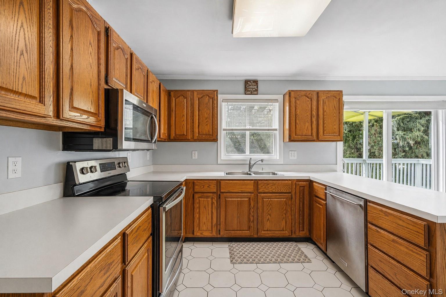 Single Family Cedar Avenue Nassau County, NY 11560, MLS-1010411-4