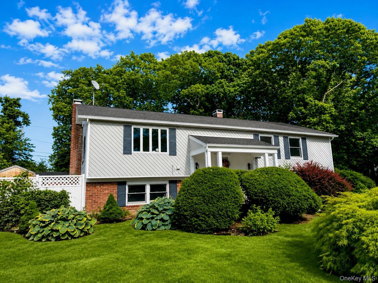 Single Family Wedgewood Drive Suffolk County, NY 11727, MLS-1010462-2