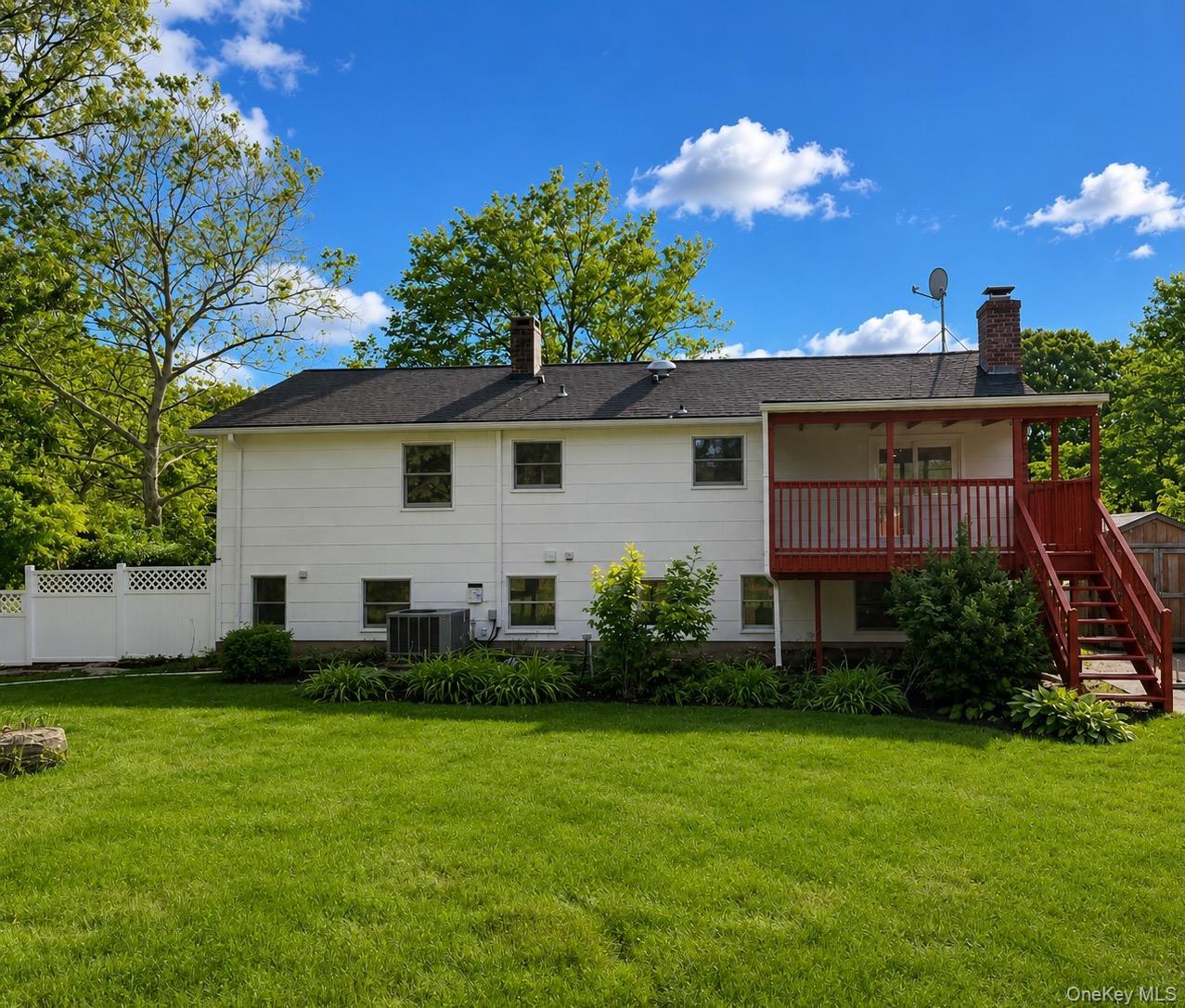 Single Family Wedgewood Drive Suffolk County, NY 11727, MLS-1010462-26