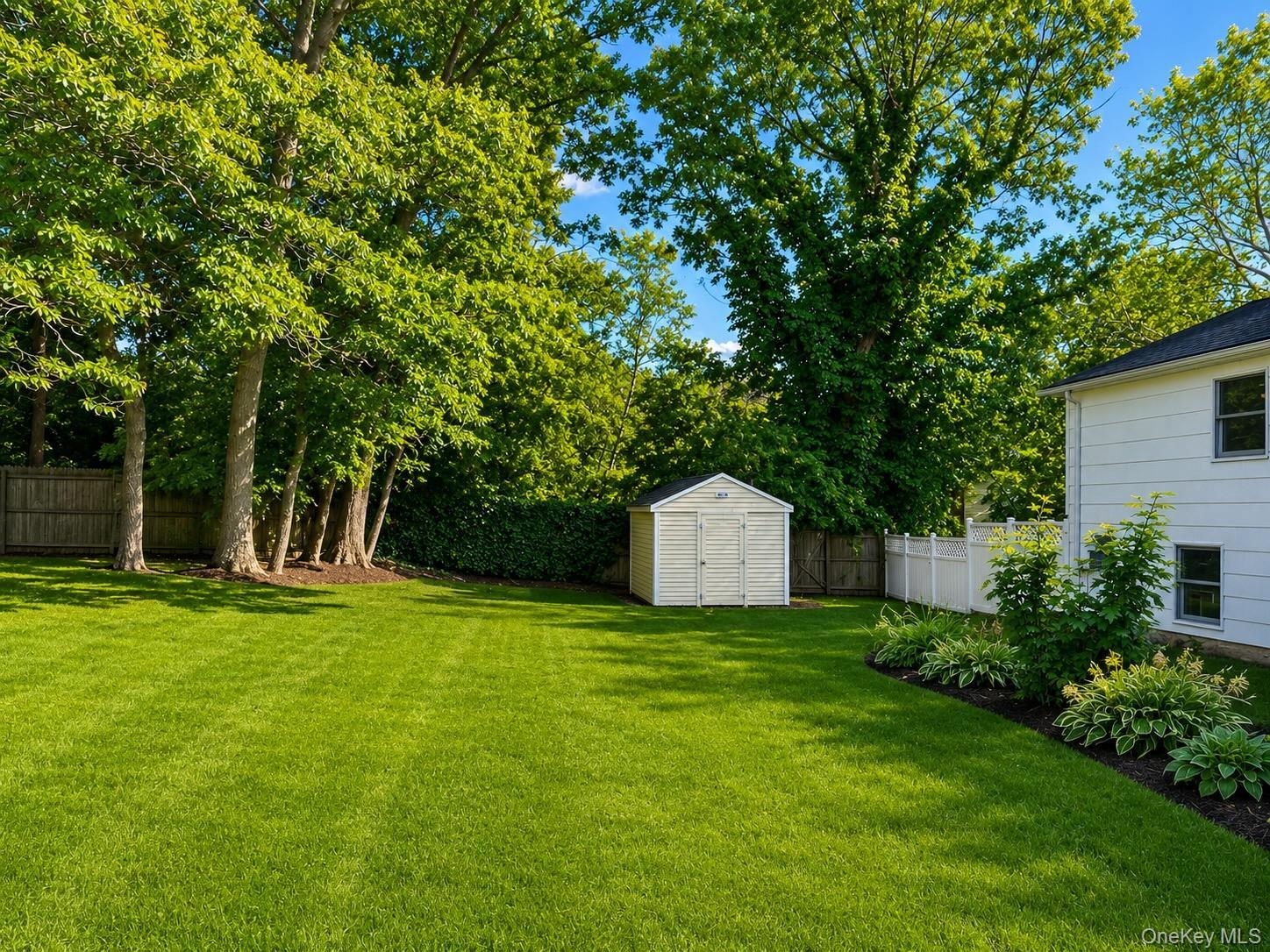 Single Family Wedgewood Drive Suffolk County, NY 11727, MLS-1010462-28
