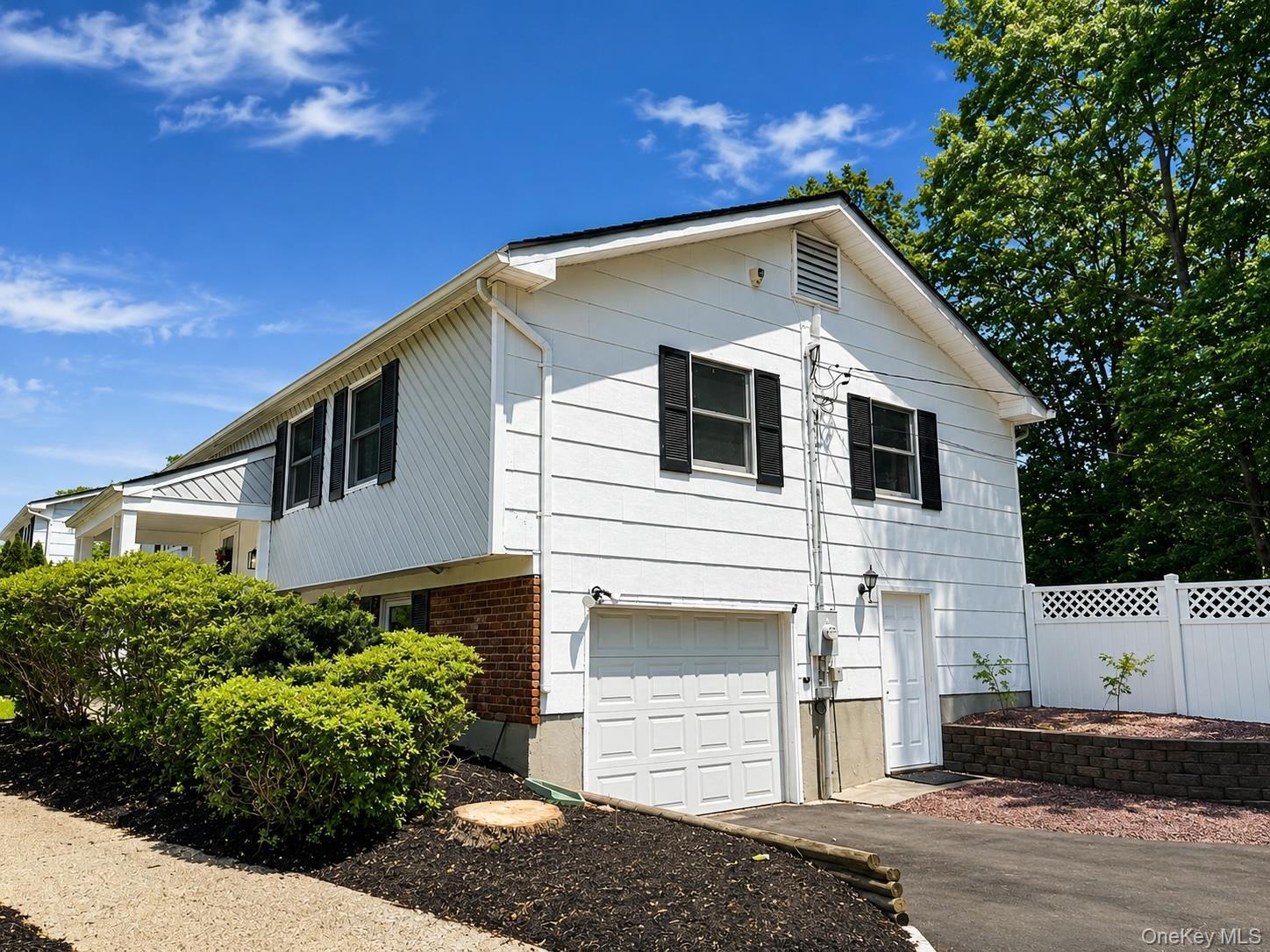 Single Family Wedgewood Drive Suffolk County, NY 11727, MLS-1010462-3