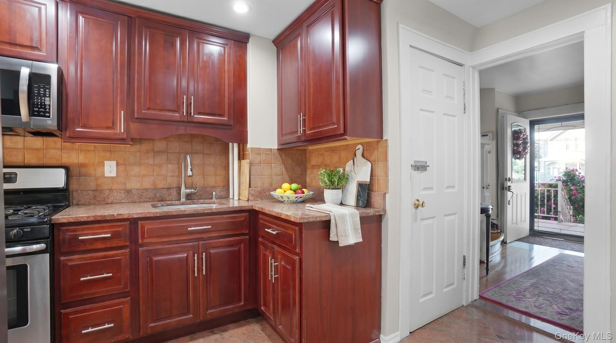 Single Family 218th Queens, NY 11427, MLS-1010499-11