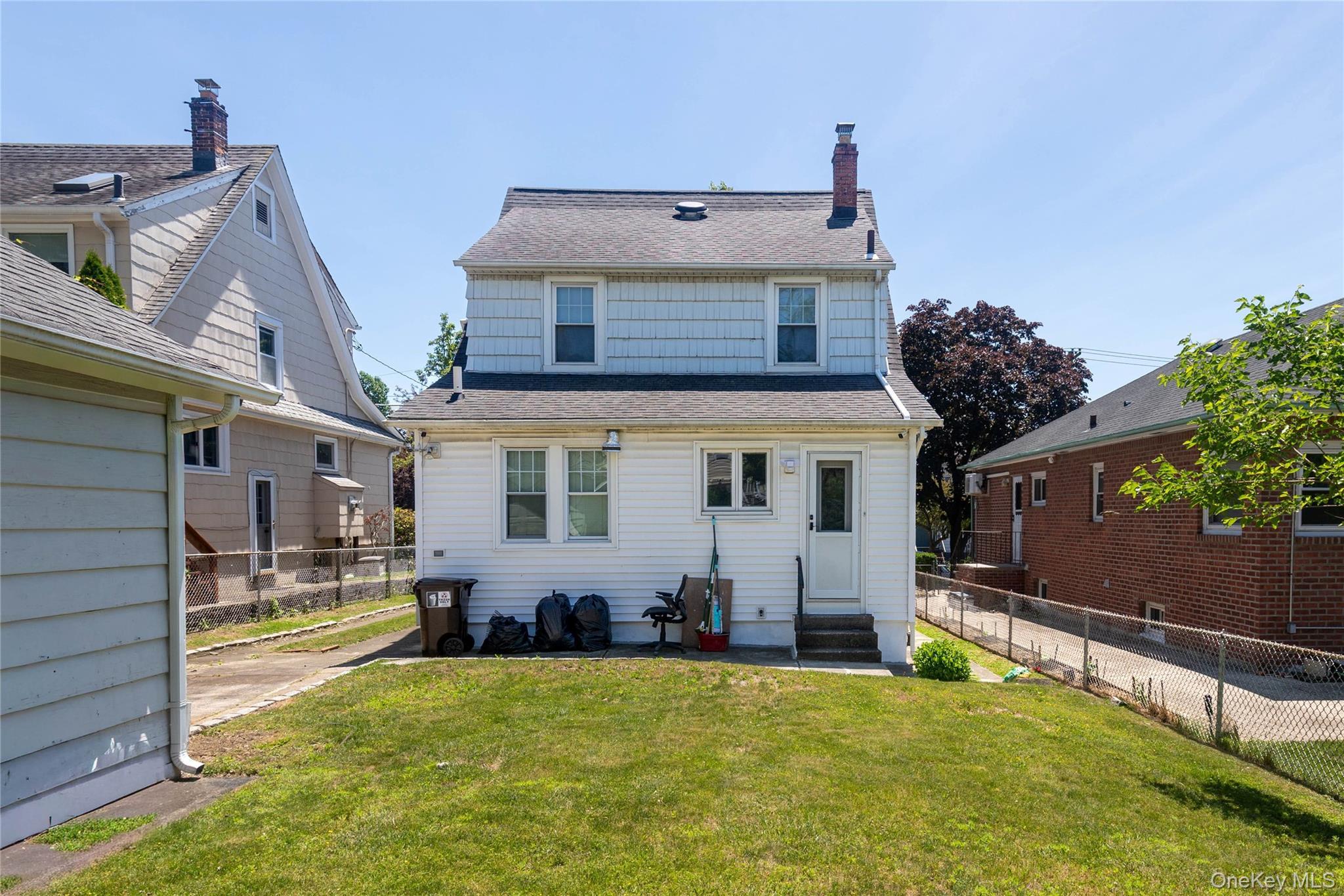 Single Family 13th Avenue Queens, NY 11357, MLS-1010519-2