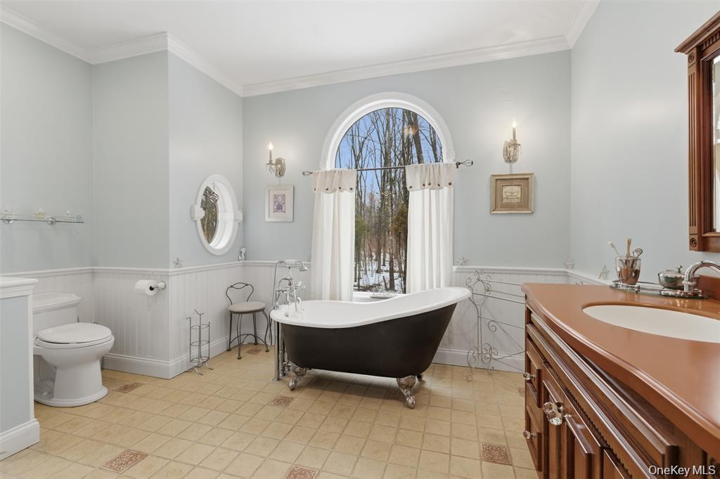 Single Family Foxwood Road  Ulster County, NY 12561, MLS-1010542-22