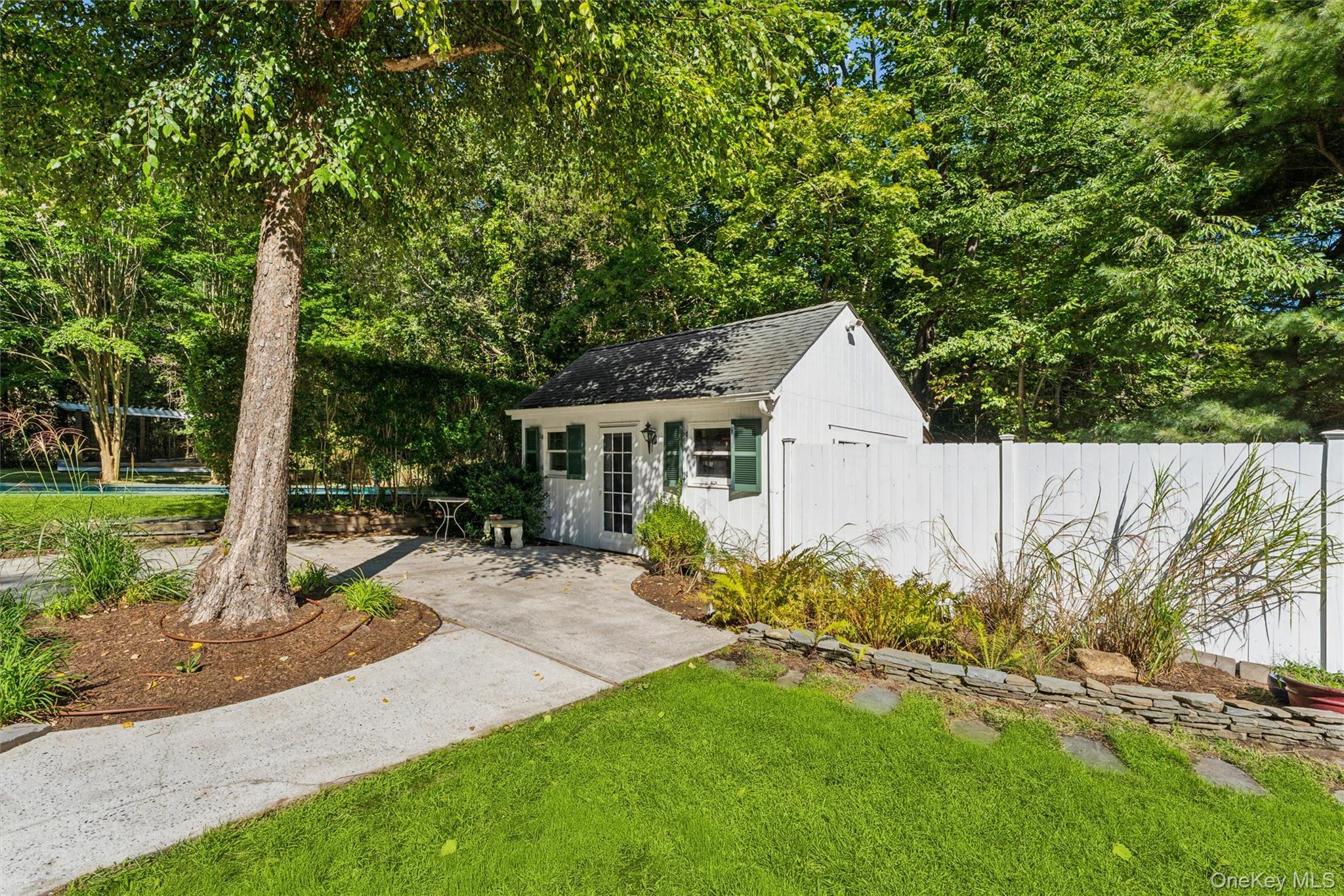 Single Family Squiretown Road  Suffolk County, NY 11946, MLS-1010611-5