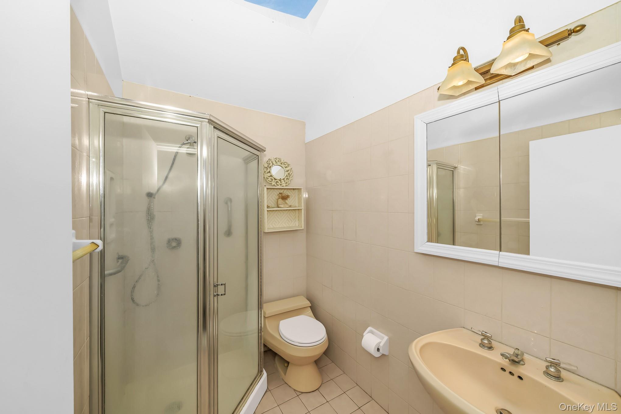 Single Family Rye Place Suffolk County, NY 11725, MLS-1010616-11