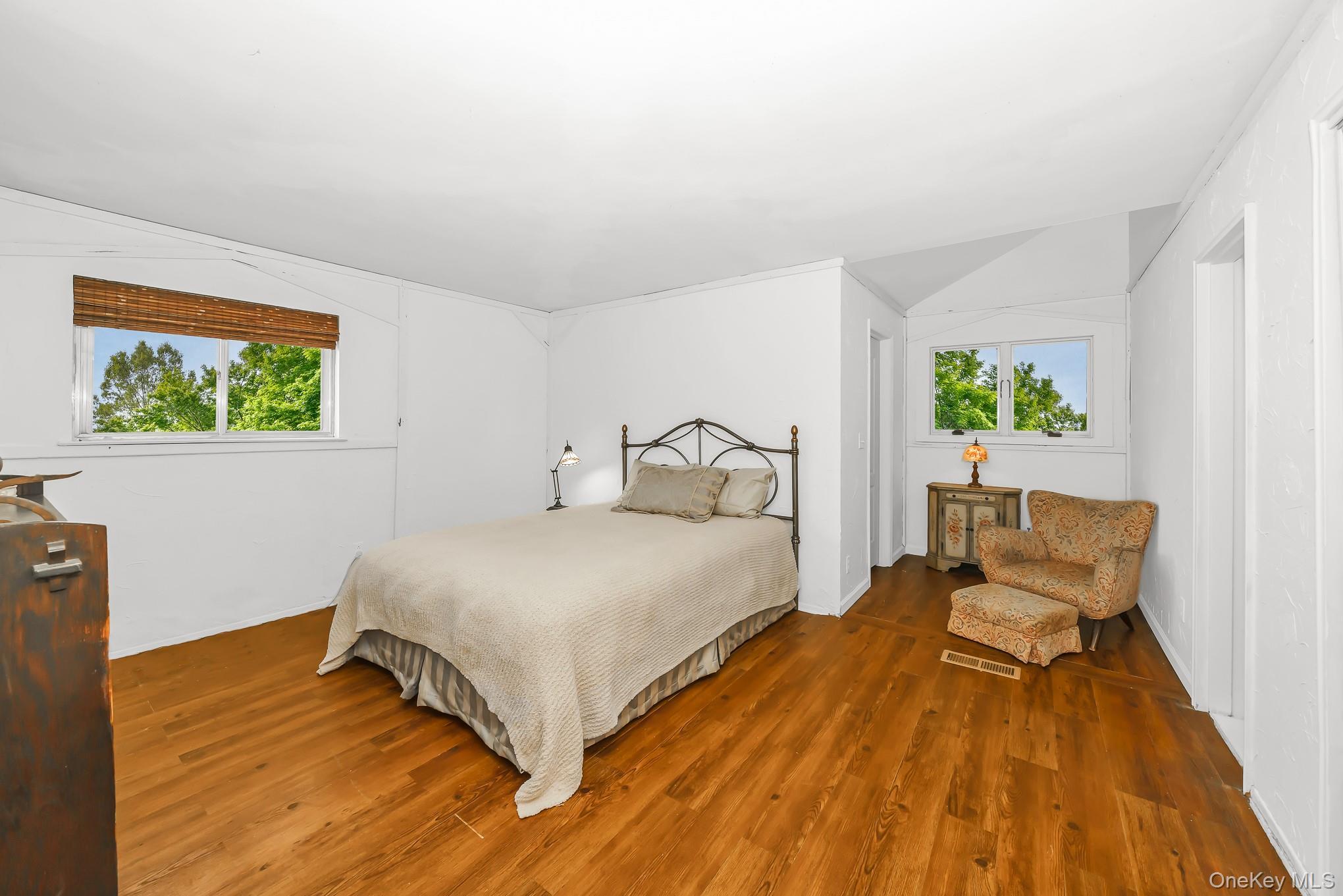 Single Family Rye Place Suffolk County, NY 11725, MLS-1010616-12