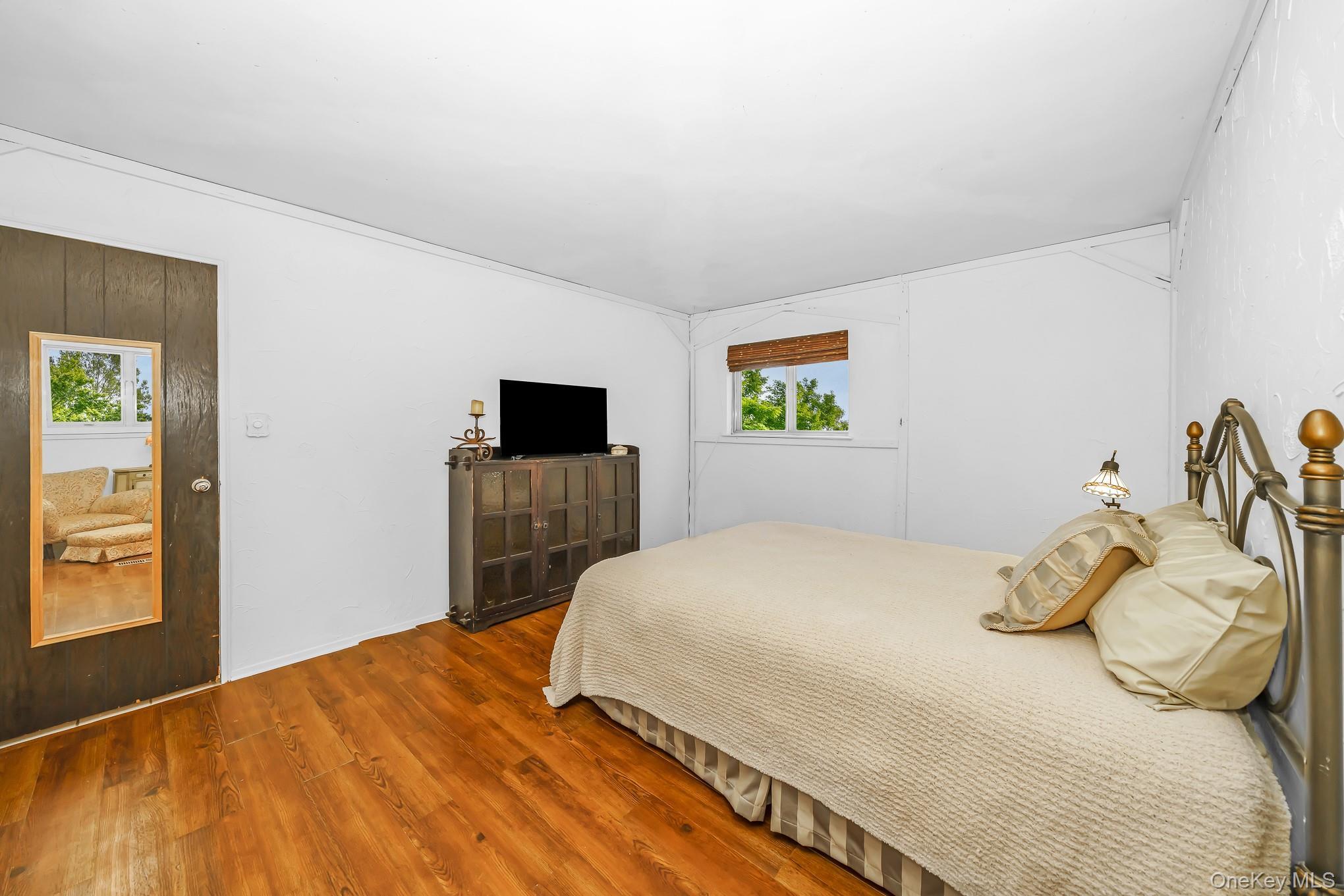 Single Family Rye Place Suffolk County, NY 11725, MLS-1010616-13