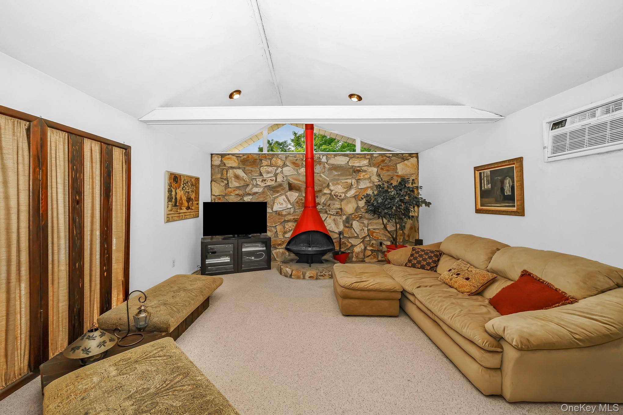 Single Family Rye Place Suffolk County, NY 11725, MLS-1010616-18