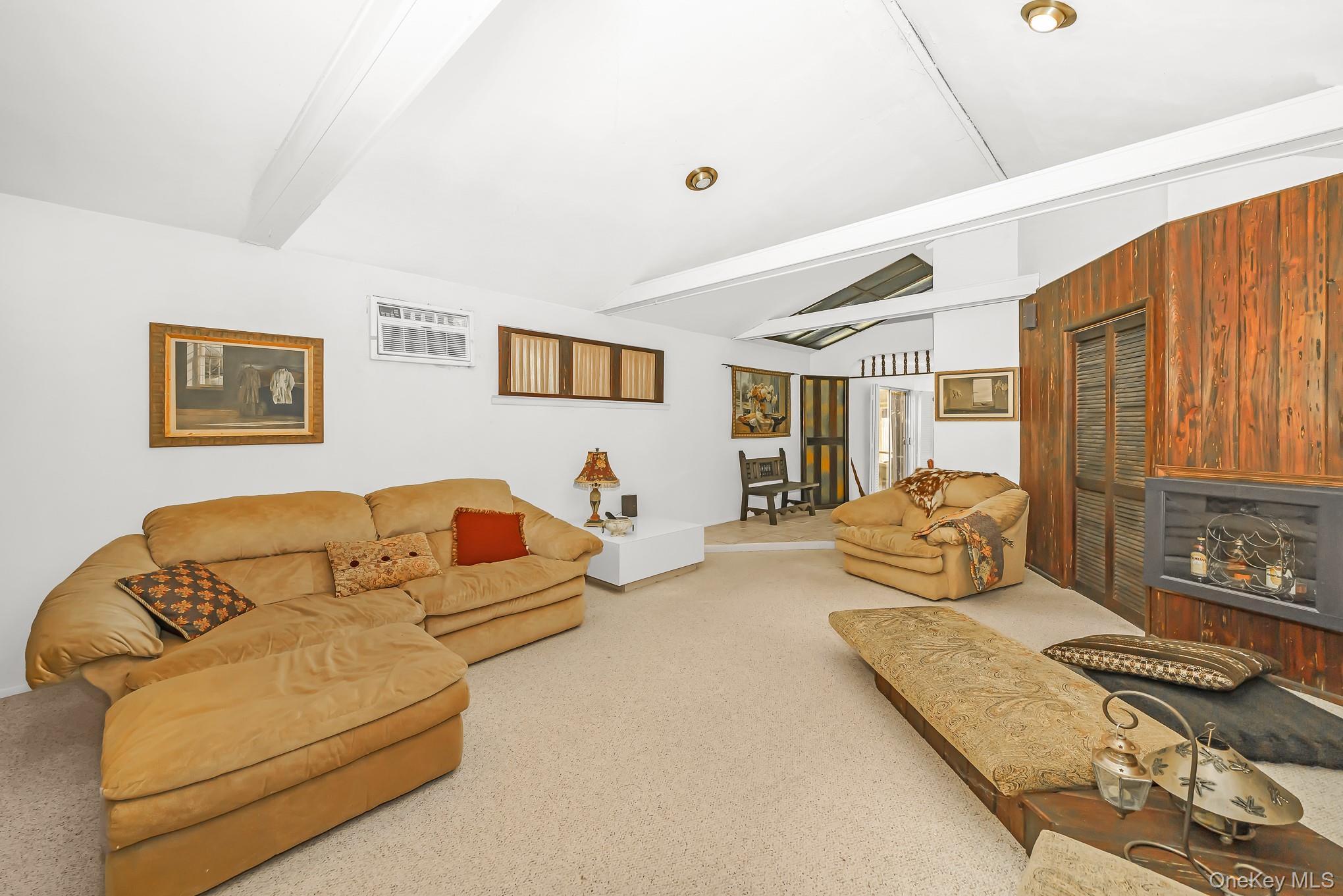 Single Family Rye Place Suffolk County, NY 11725, MLS-1010616-19