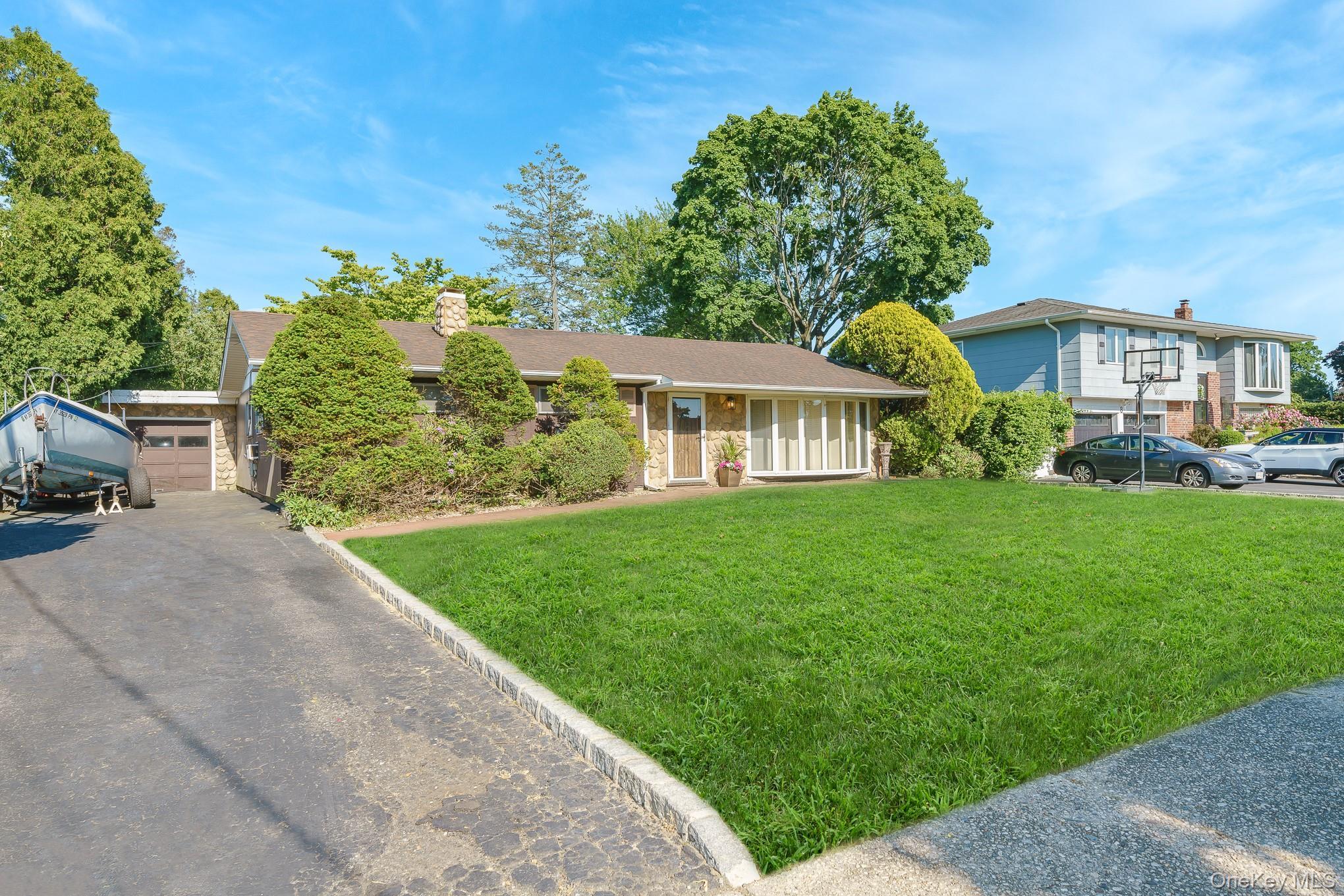 Single Family Rye Place Suffolk County, NY 11725, MLS-1010616-2