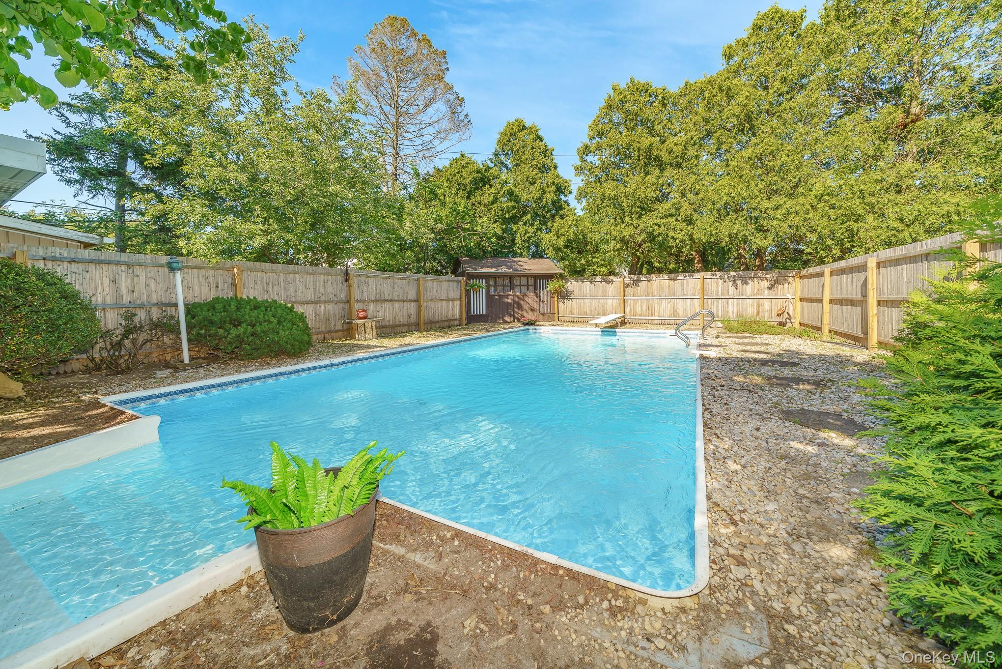 Single Family Rye Place Suffolk County, NY 11725, MLS-1010616-22