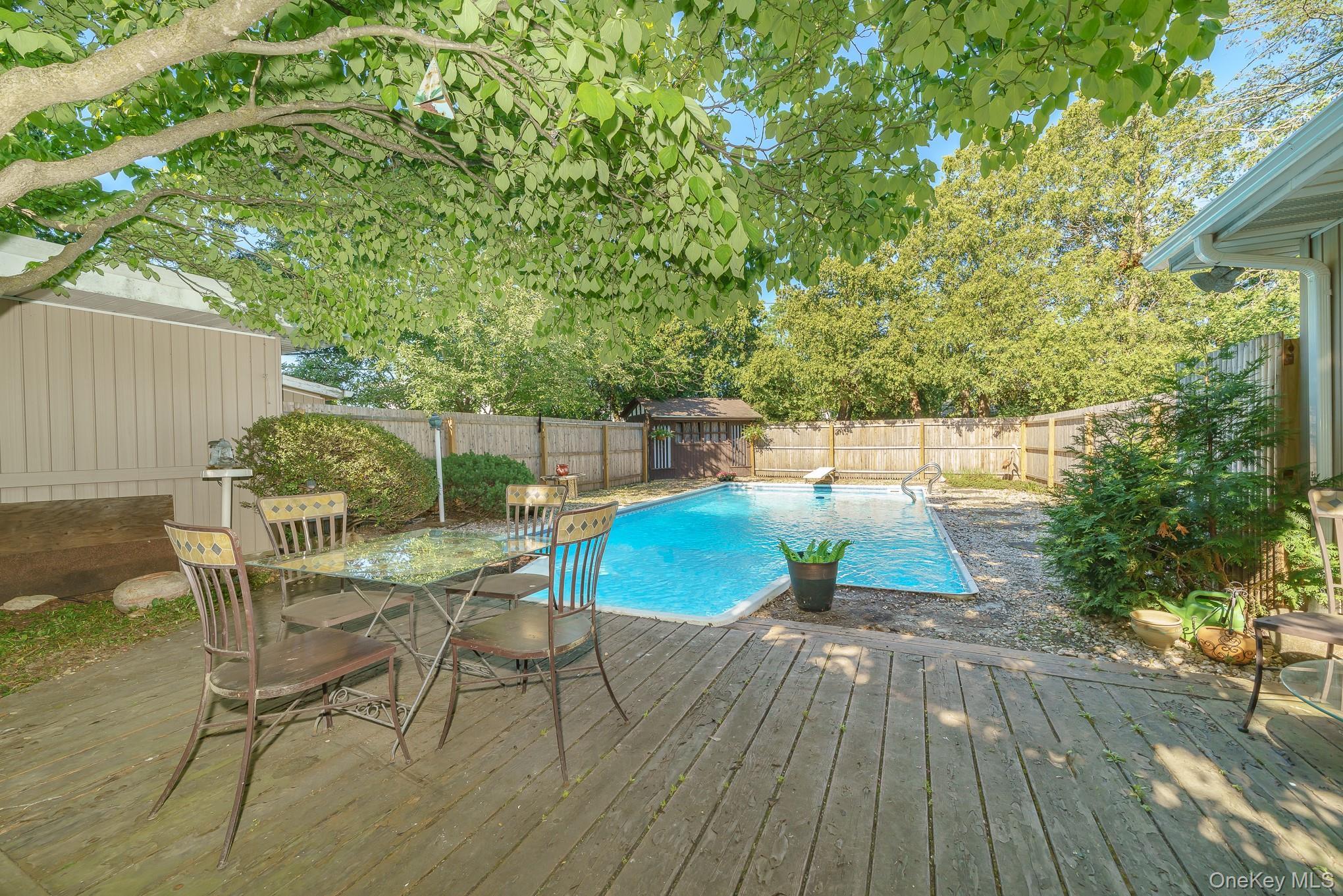 Single Family Rye Place Suffolk County, NY 11725, MLS-1010616-23