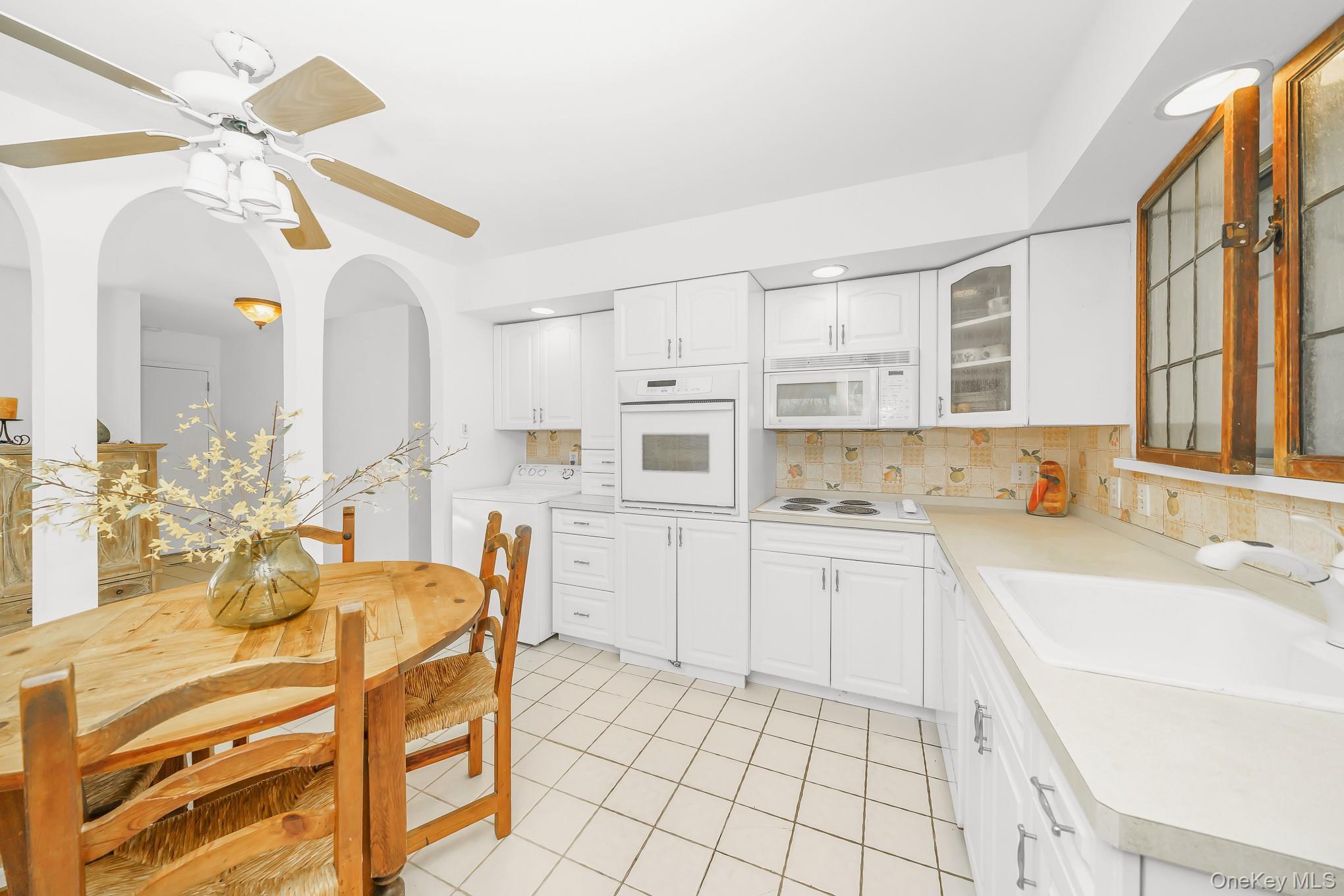 Single Family Rye Place Suffolk County, NY 11725, MLS-1010616-4