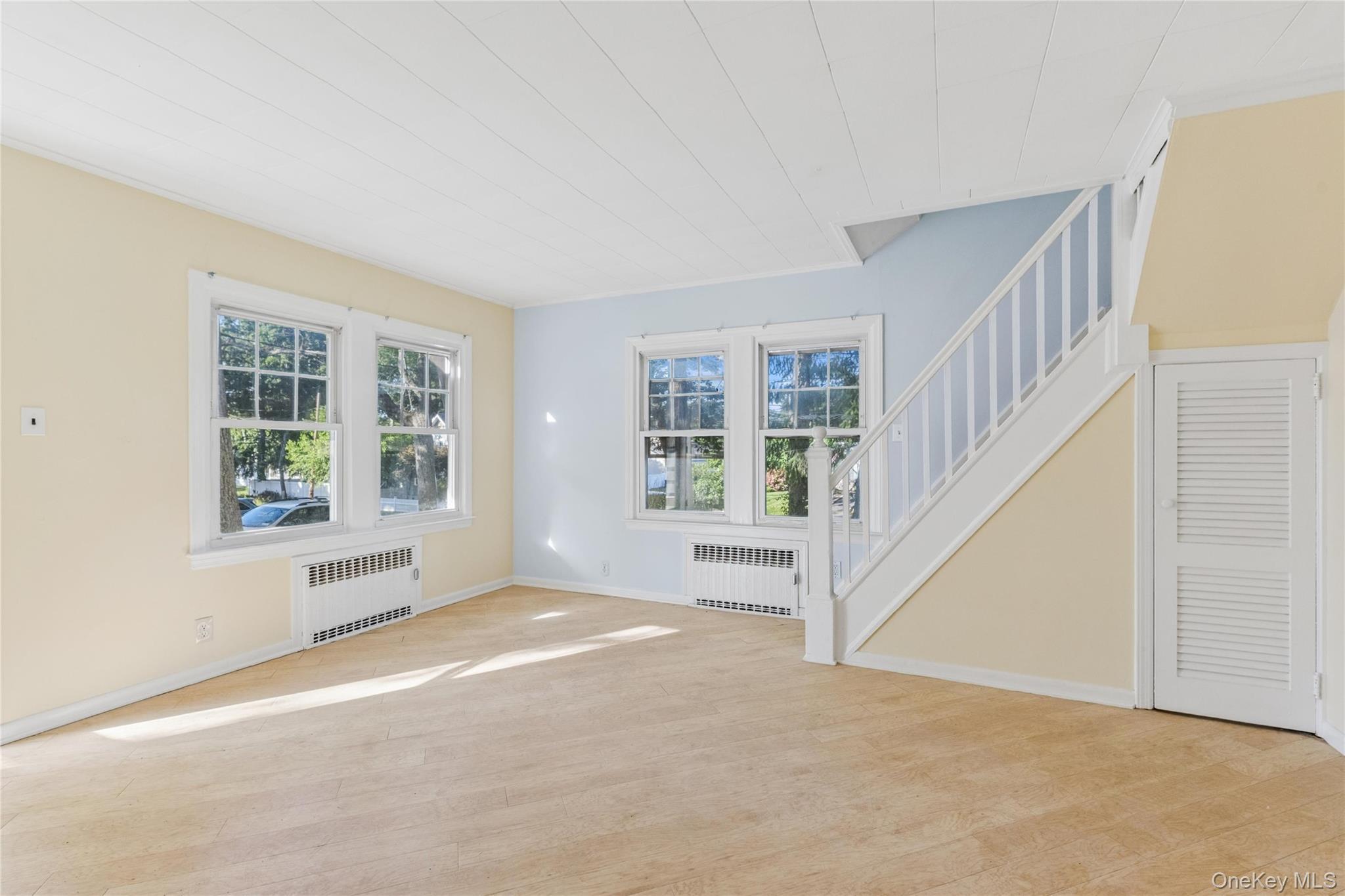 Single Family Lakeview Court  Suffolk County, NY 11779, MLS-1010620-12