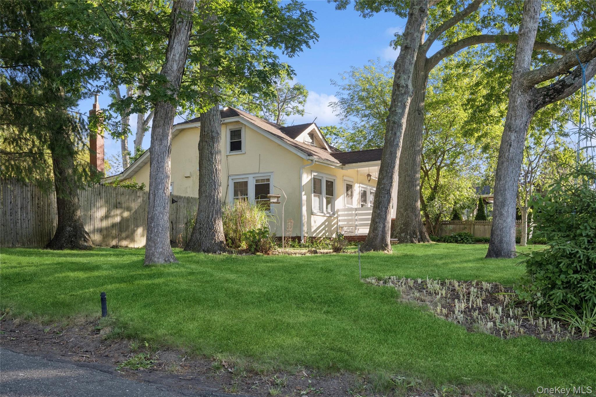 Single Family Lakeview Court  Suffolk County, NY 11779, MLS-1010620-27