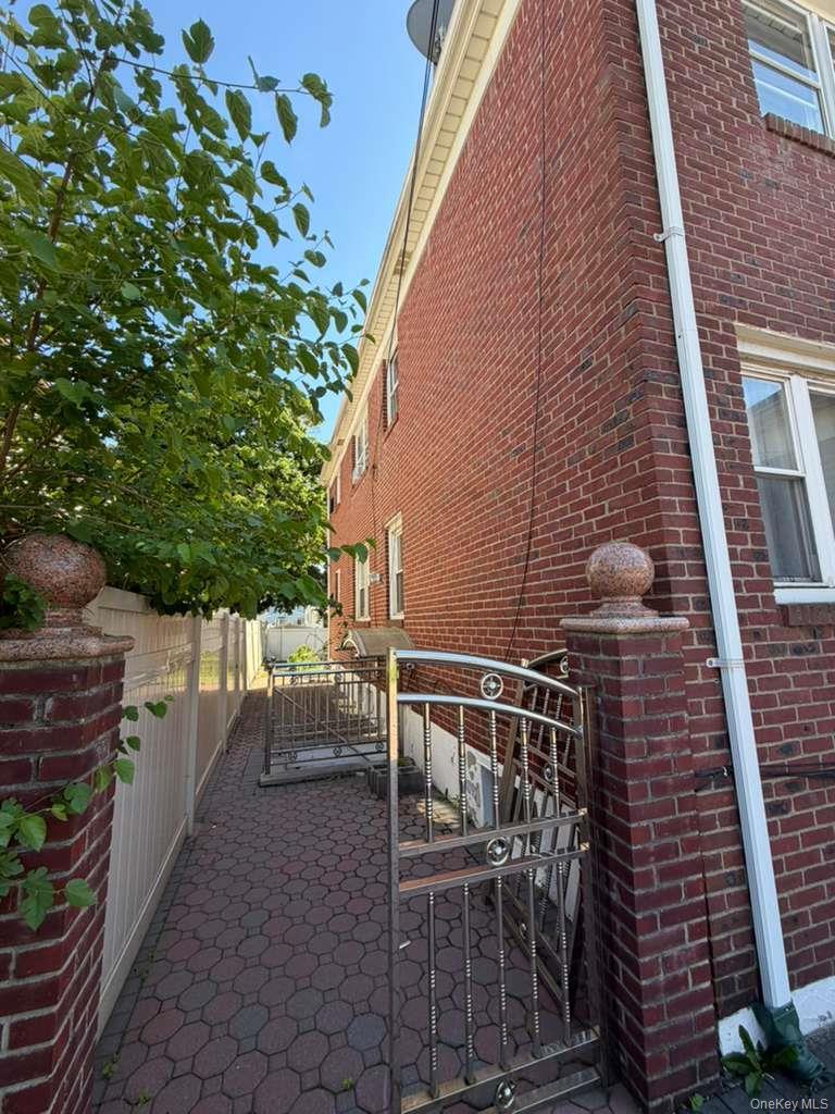 Single Family 136th Road Queens, NY 11422, MLS-1010638-9