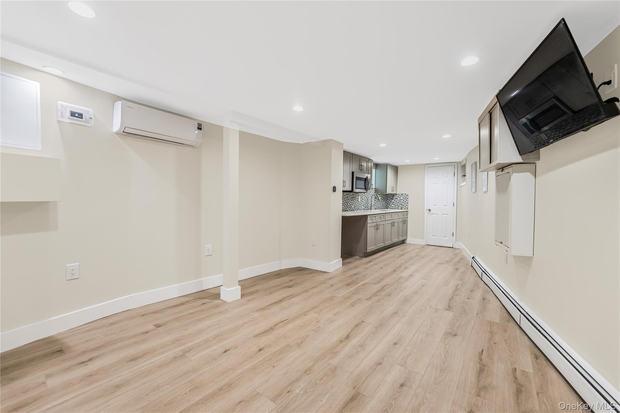 Single Family E 211th Street  Bronx, NY 10467, MLS-1010651-19