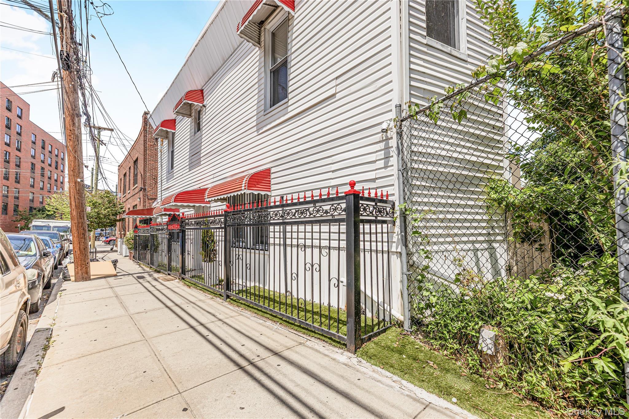 Single Family E 211th Street  Bronx, NY 10467, MLS-1010651-24