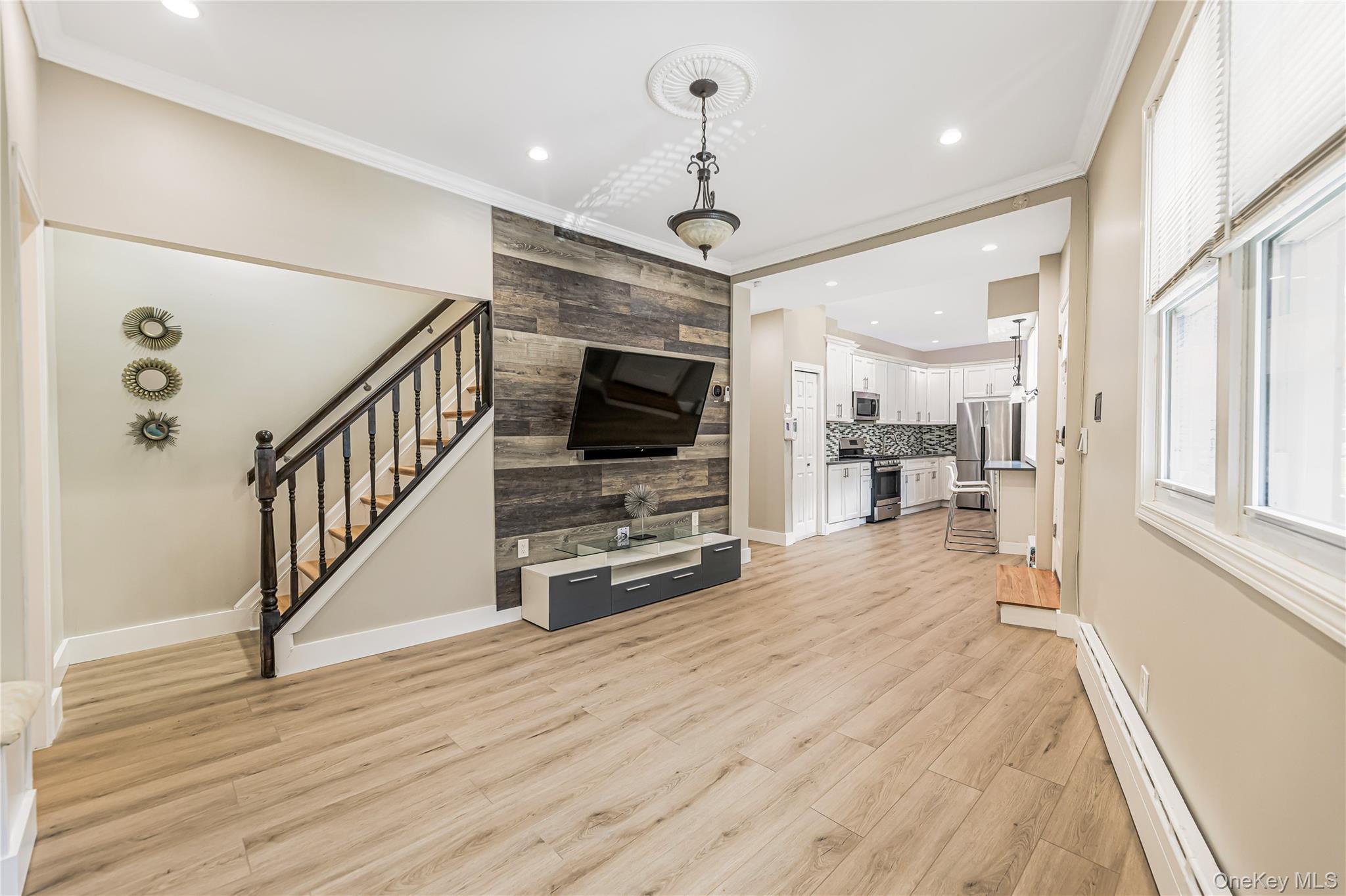 Single Family E 211th Street  Bronx, NY 10467, MLS-1010651-4