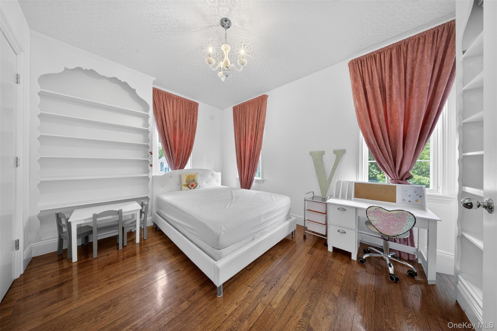 Single Family Murray Lane Queens, NY 11354, MLS-1010652-16