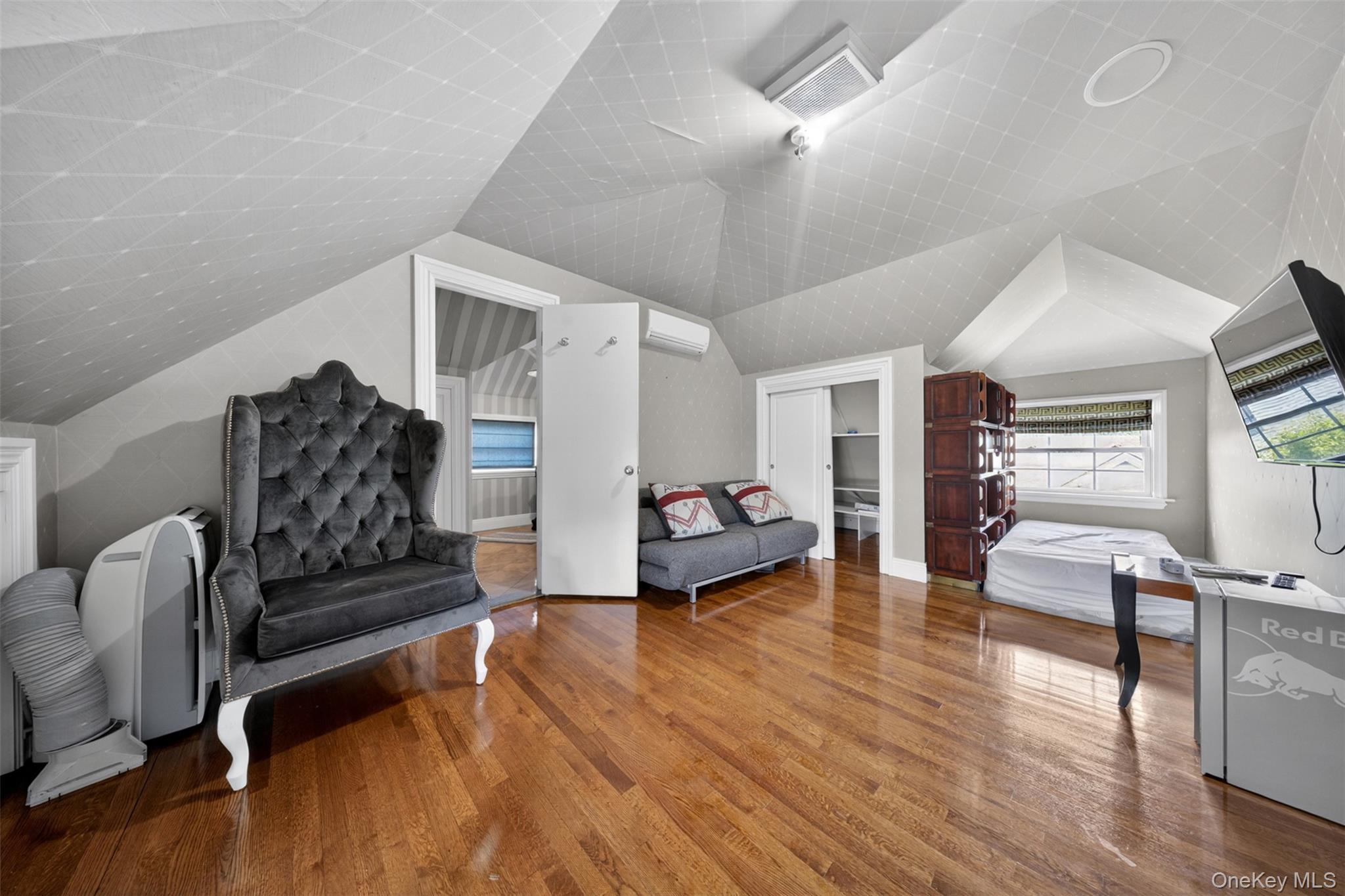 Single Family Murray Lane Queens, NY 11354, MLS-1010652-22