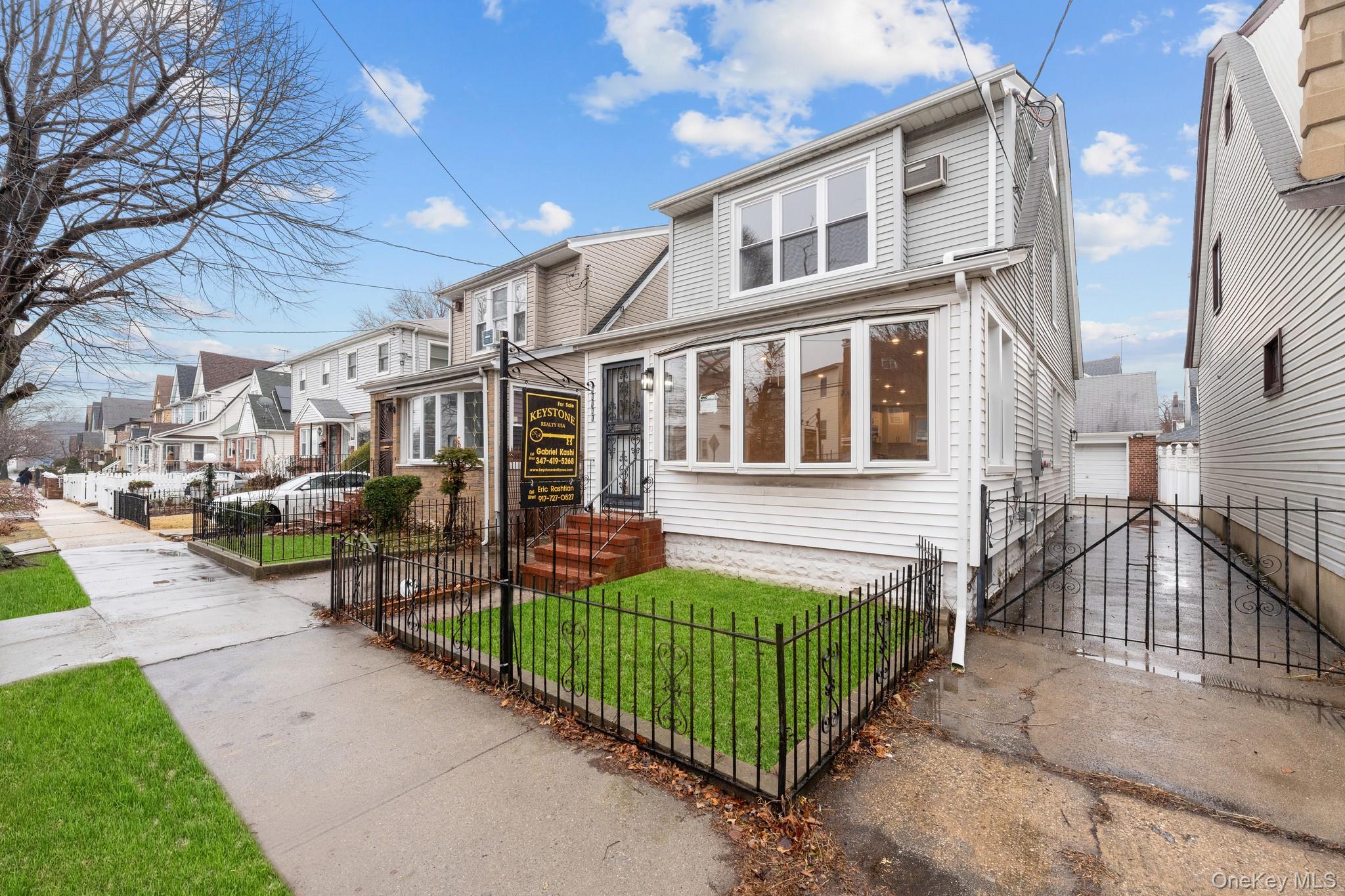 Single Family Tioga  Queens, NY 11412, MLS-1010661-16