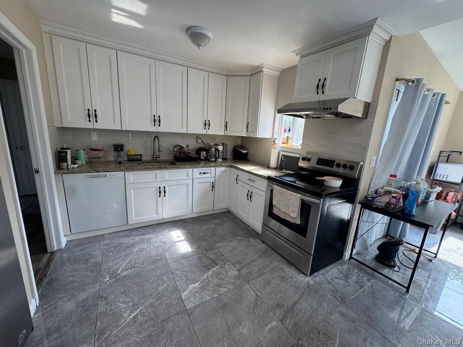 Single Family Eisenhower Road Suffolk County, NY 11720, MLS-1010666-5