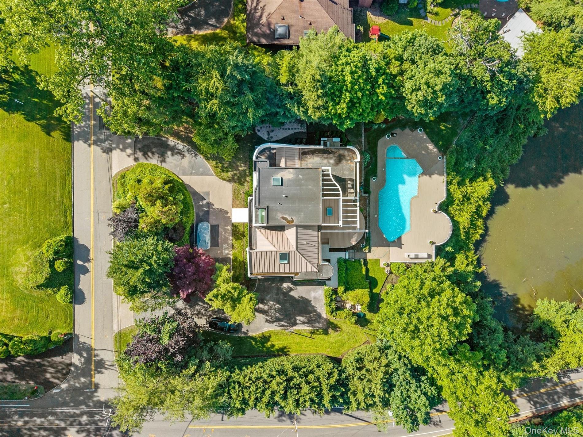 Single Family Foxwood Road Nassau County, NY 11024, MLS-1010675-43