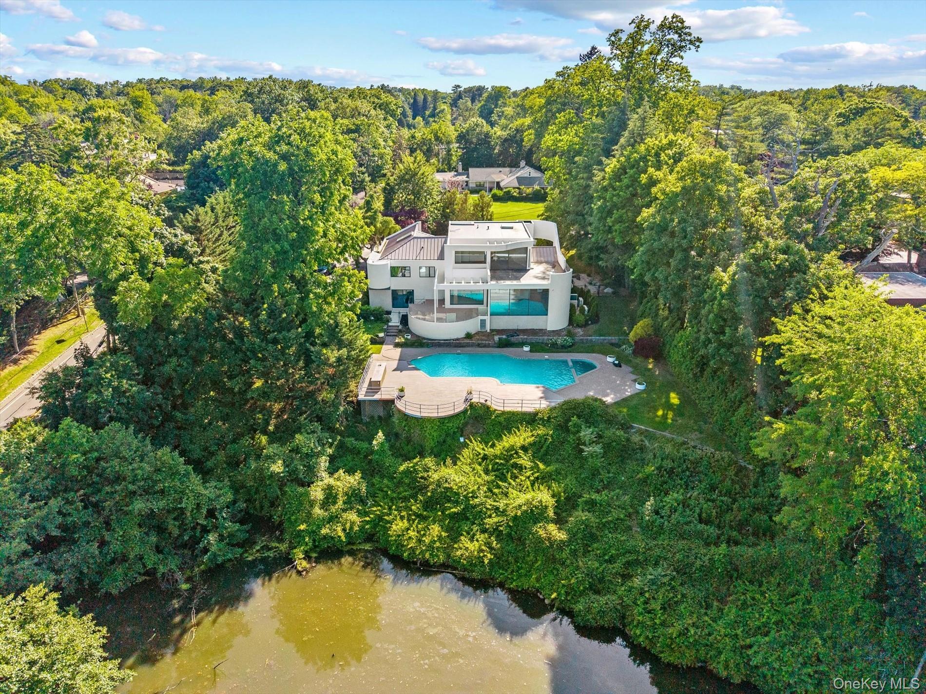 Single Family Foxwood Road Nassau County, NY 11024, MLS-1010675-44