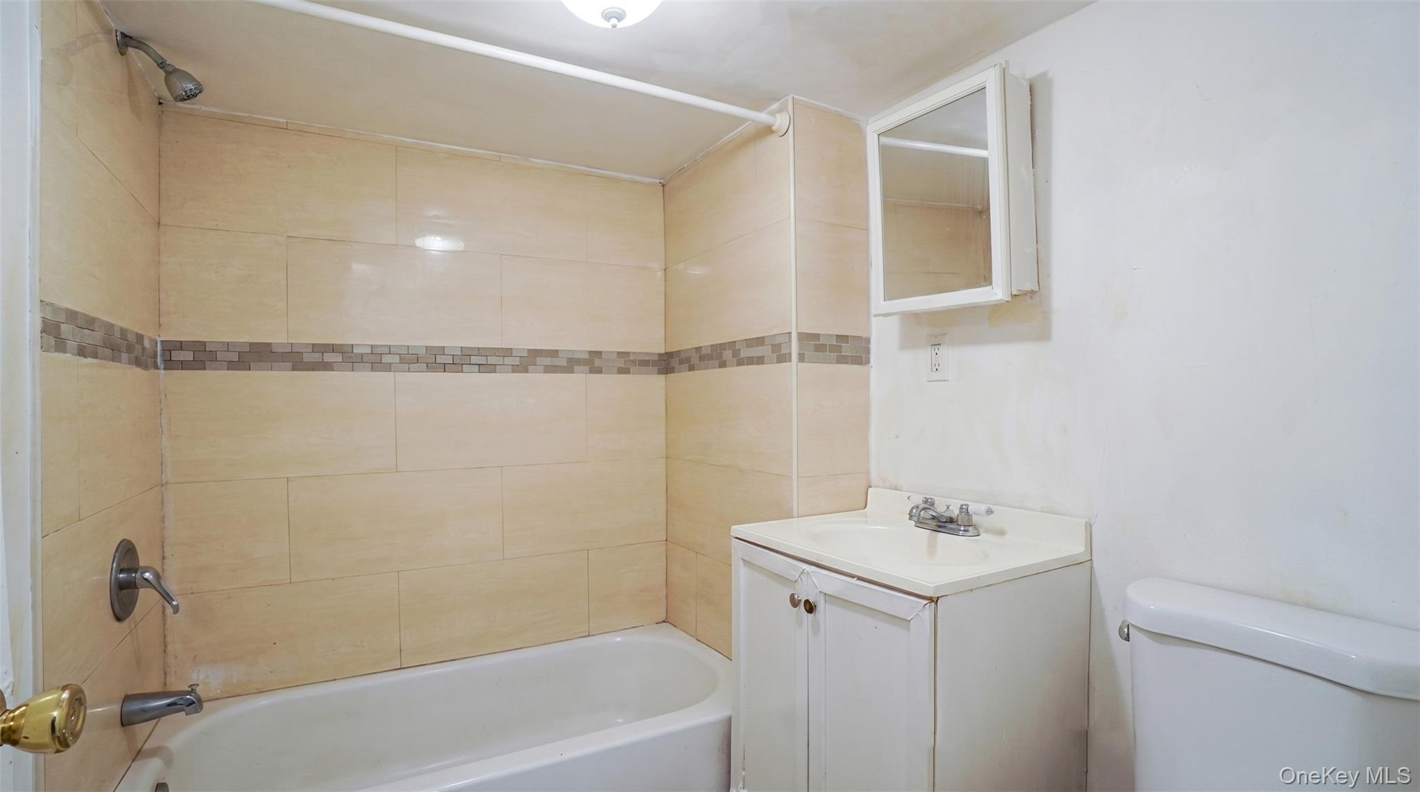 Single Family 225th Bronx, NY 10466, MLS-1010692-12