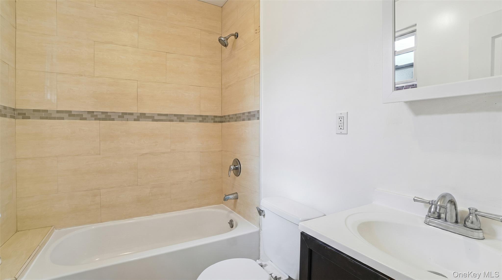 Single Family 225th Bronx, NY 10466, MLS-1010692-17