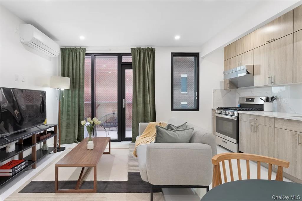 Condo in New York - Queens Queens, NY 11415