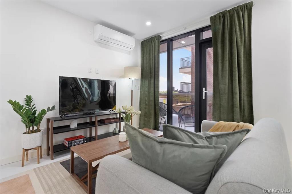 Condo Queens Queens, NY 11415, MLS-1010694-3